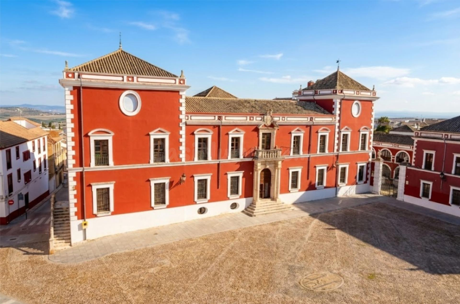 D. Edificio histórico en Plaza de Armas – Fernán Núñez (Córdoba) | 1.220 m2 | Oportunidad única
