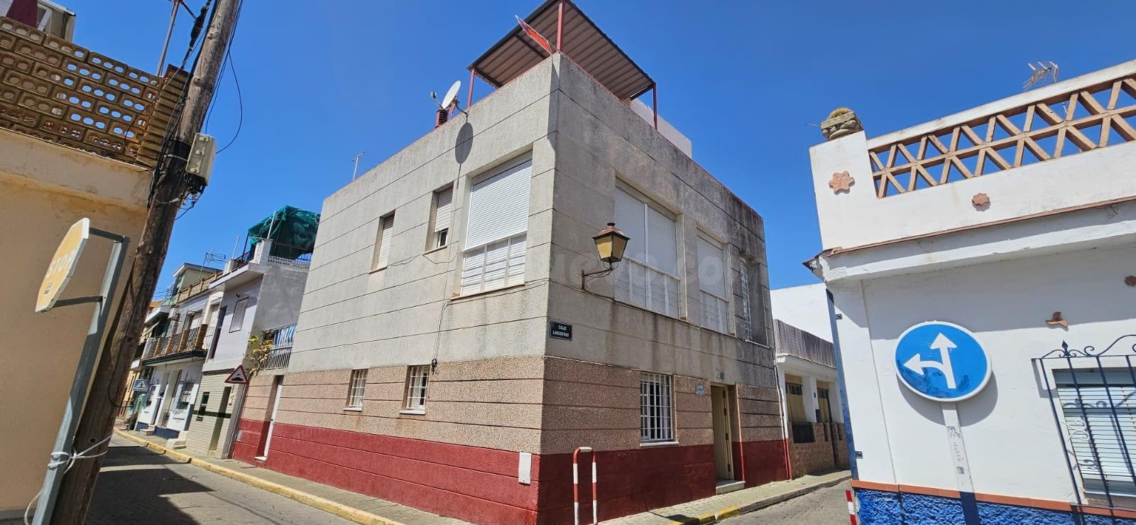 EXCLUSIVA CASA SITUADA EN UNA DE LAS MEJORES ZONAS DE PUNTA UMBRIA
