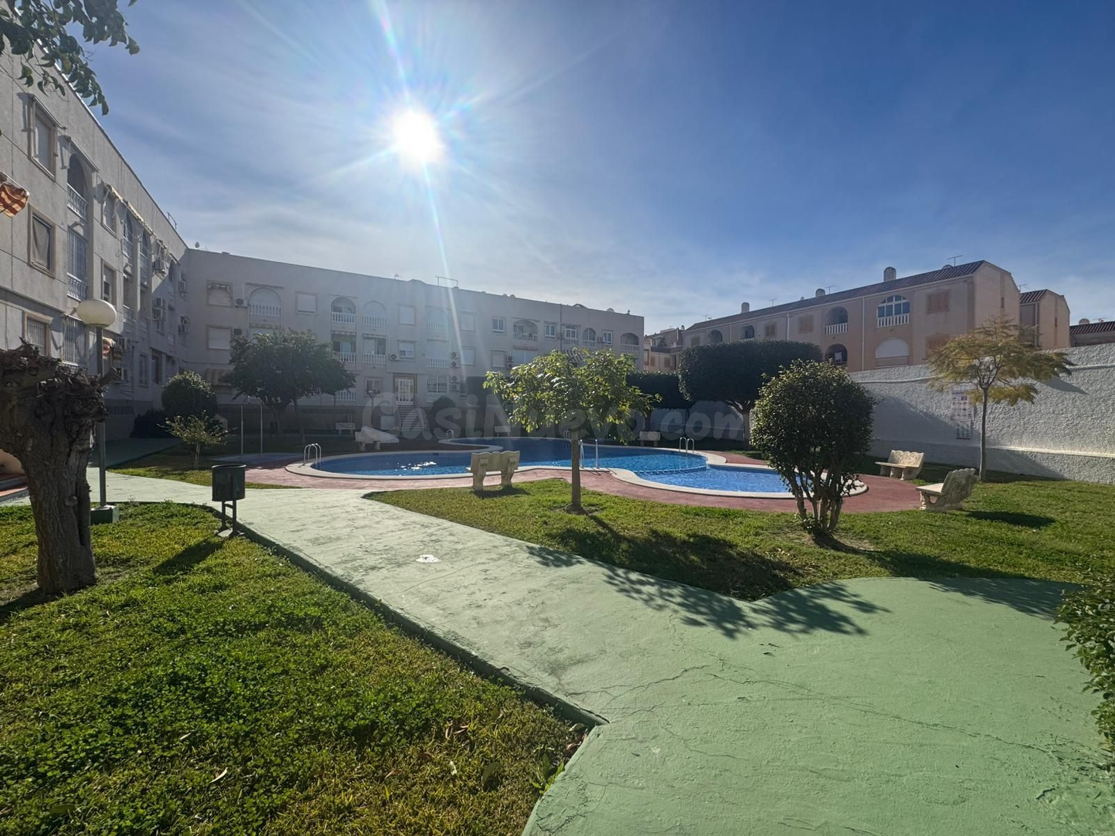 APARTAMENTO DE 2 DORMITORIOS Y 1 BAÑO EN TORREVIEJA