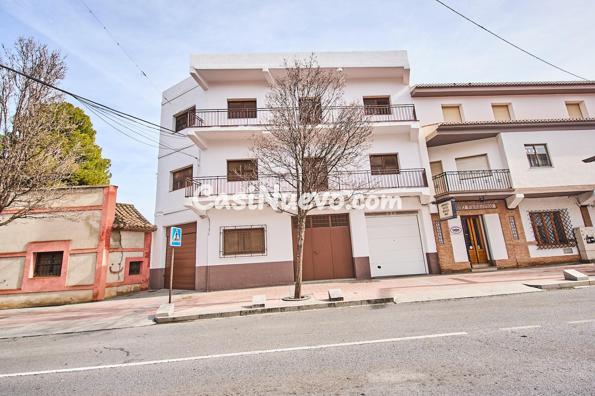 EDIFICIO EN BAZA (GRANADA)