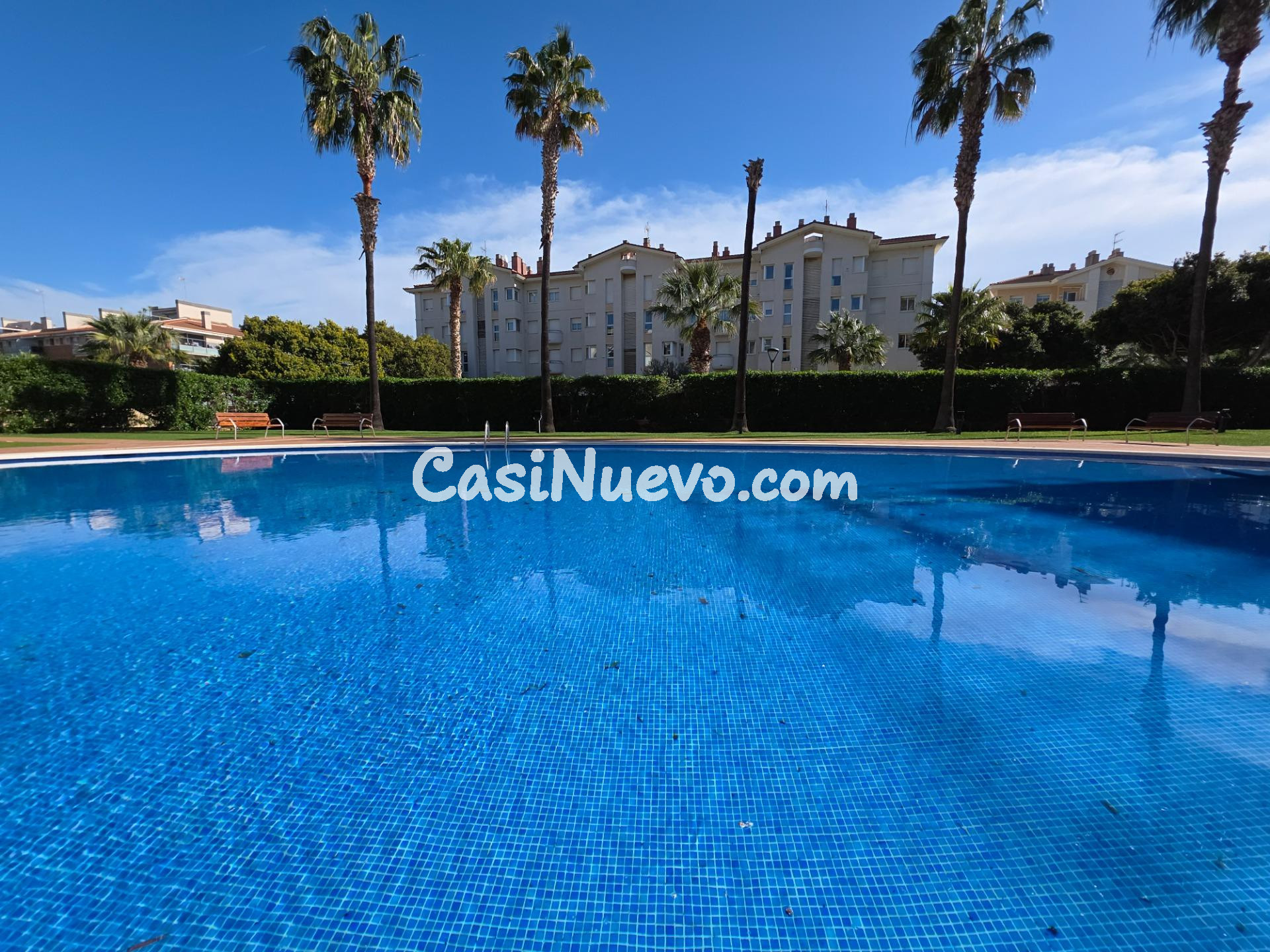 Maravilloso piso con gran terraza y vistas despejadas en Can Pei, Sitges