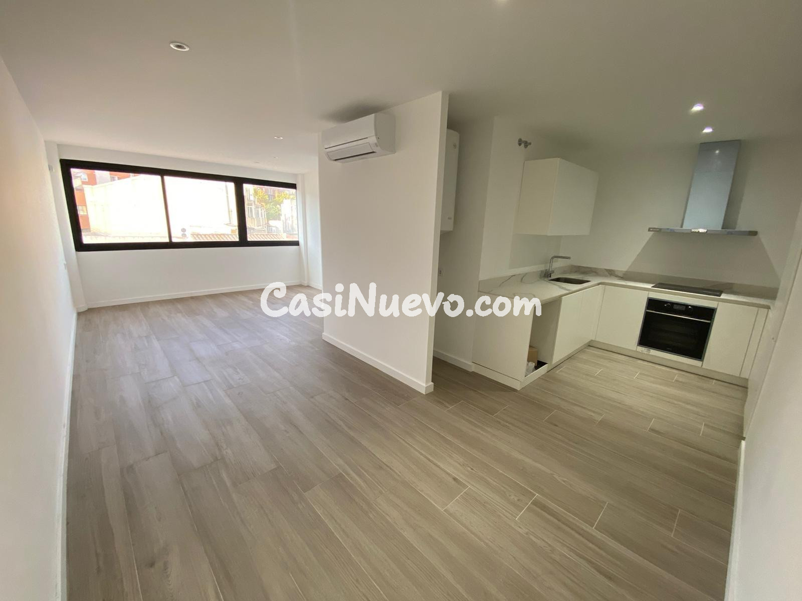 Piso reformado con ascensor en finca moderna (2001) – Sant Adrià de Besòs