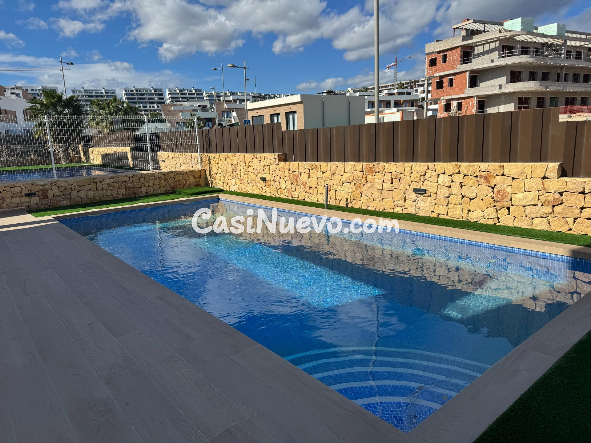 Chalet independiente en Sunny Hills - foto 4