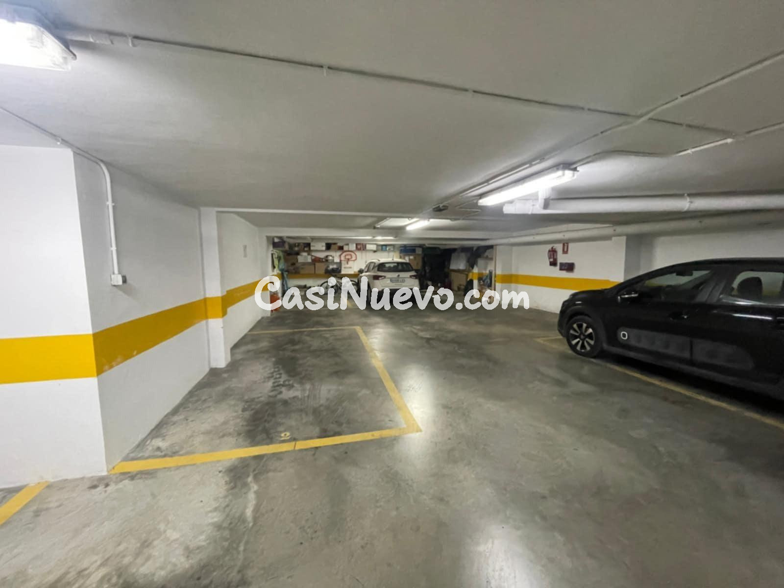¡Venta de plaza de garaje en pleno centro! - foto 5