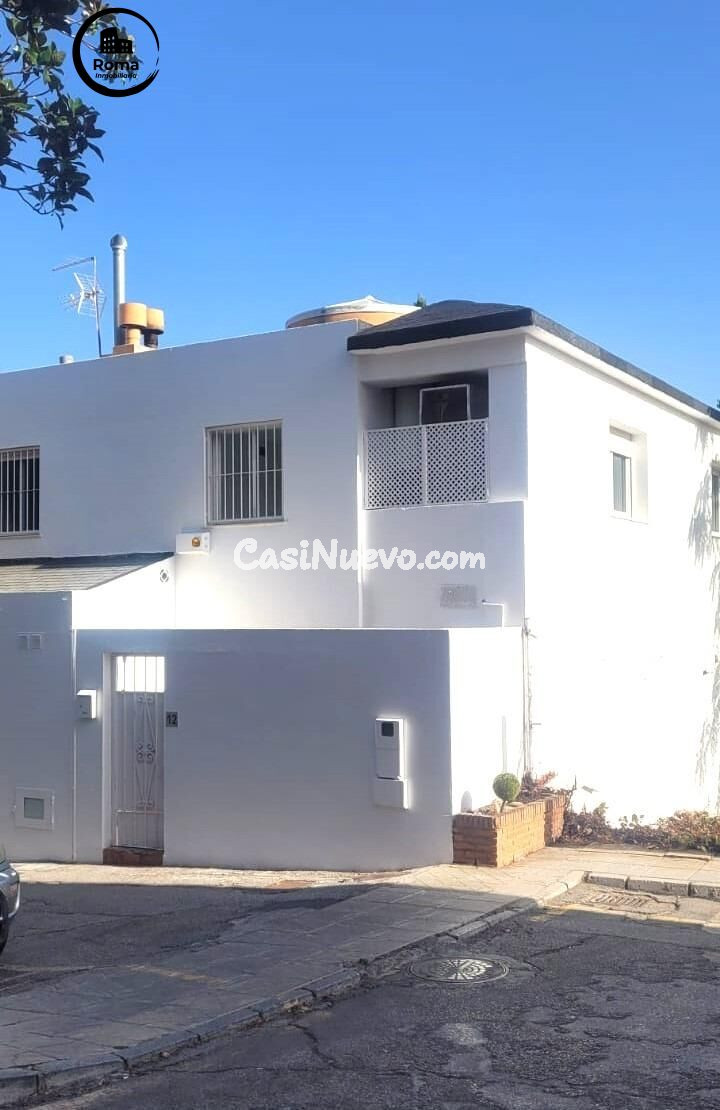 Exclusivo chalet en Urbanización El Serrallo