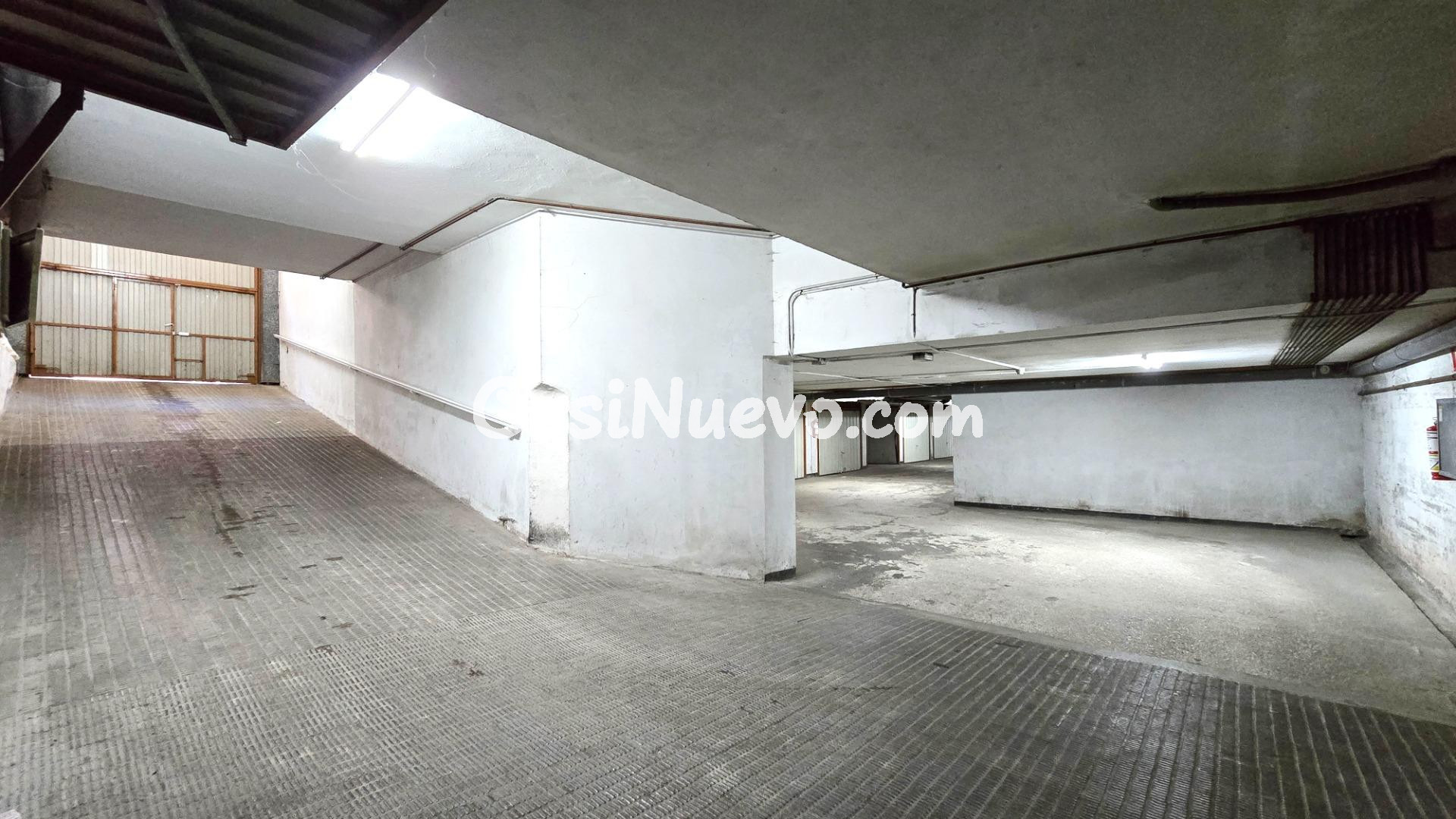 Garaje de 112 metros útiles para varias plazas, en pleno centro.