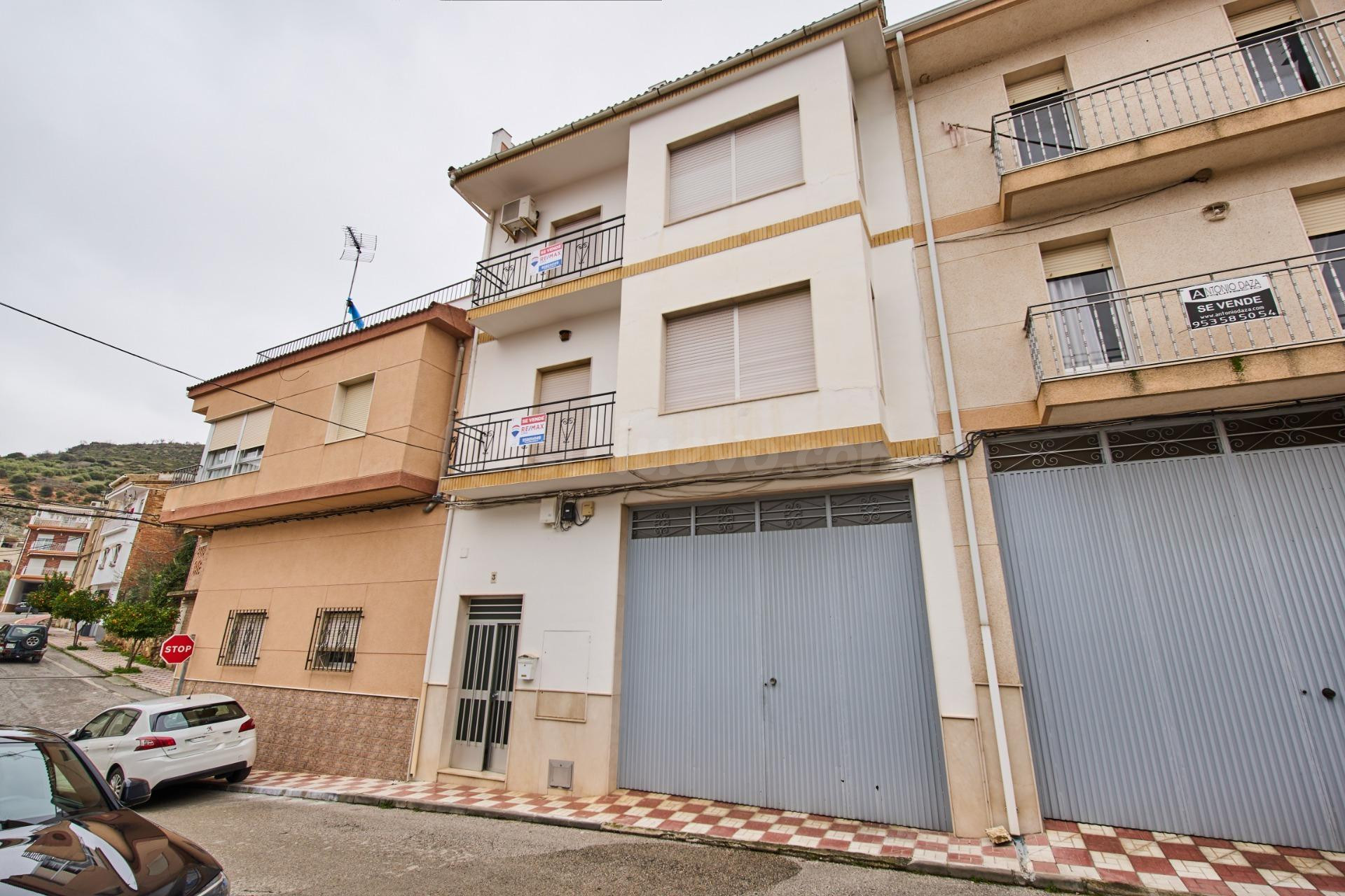 EDIFICIO SEGREGABLE EN APARTAMENTOS EN CASTILLO DE LOCUBÍN (JAÉN)