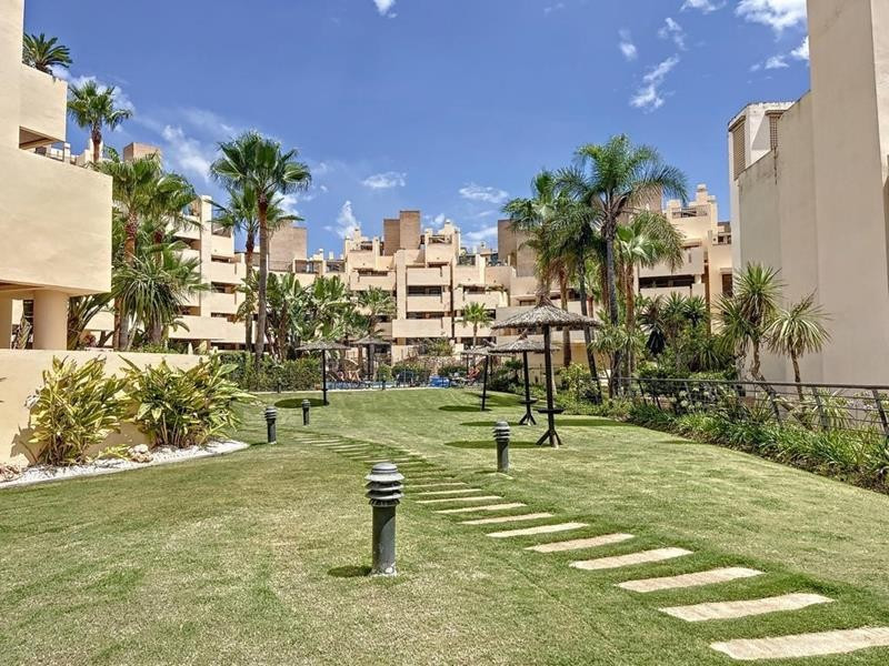 BAJO EN ALQUILER CON TODAS LAS COMODIDADES, RESIDENCIAL CON VIGILANCIA