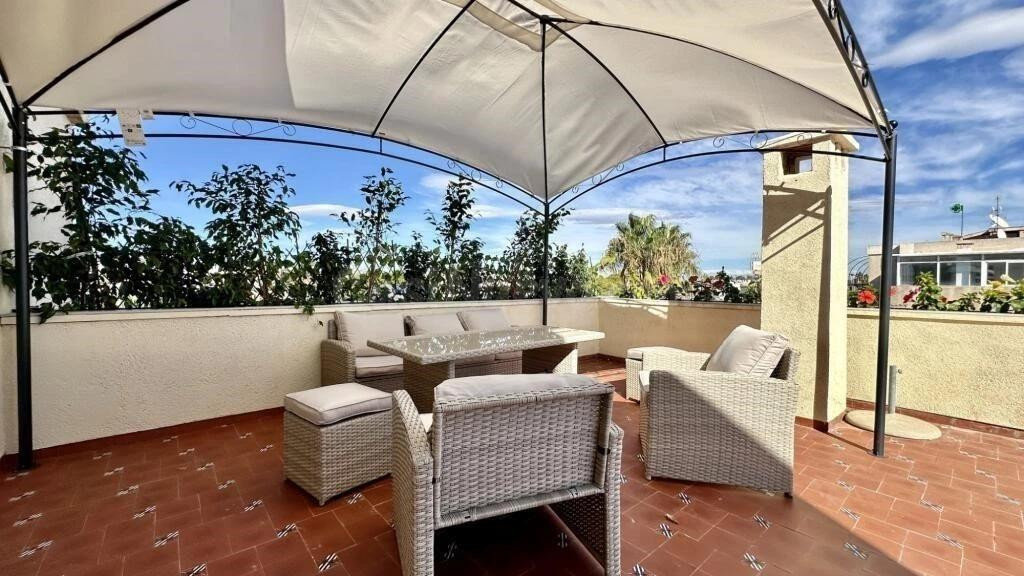 Apartamento Reformado en Los Altos – Excelente Ubicación con Todas las Comodidades