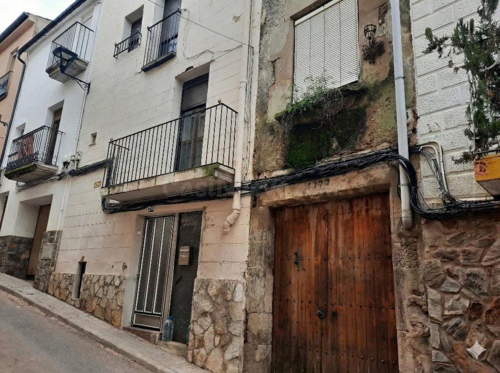 Donde otros ven casa antigua, tú ves oportunidad.