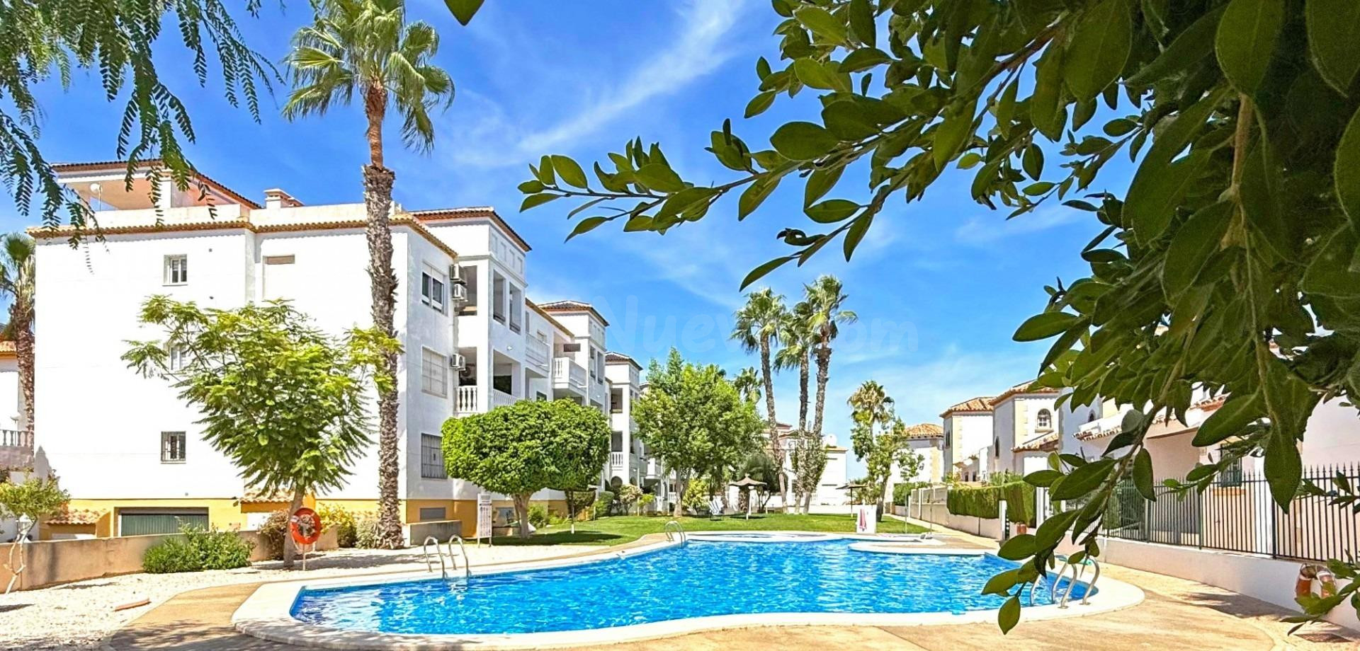 Apartamento en planta baja en Res. Las Violetas, Villamartín