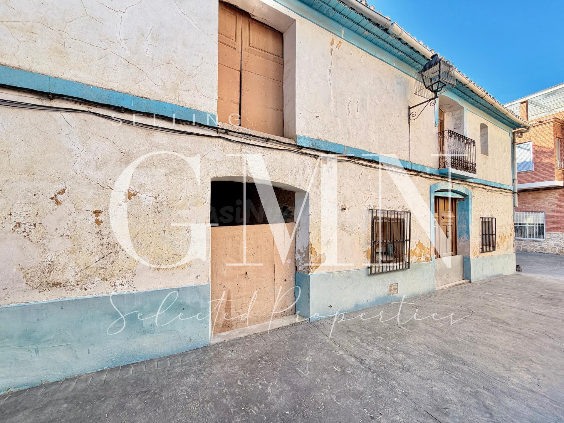 CASA DE PUEBLO EN BOLULLA PARA REFORMAR