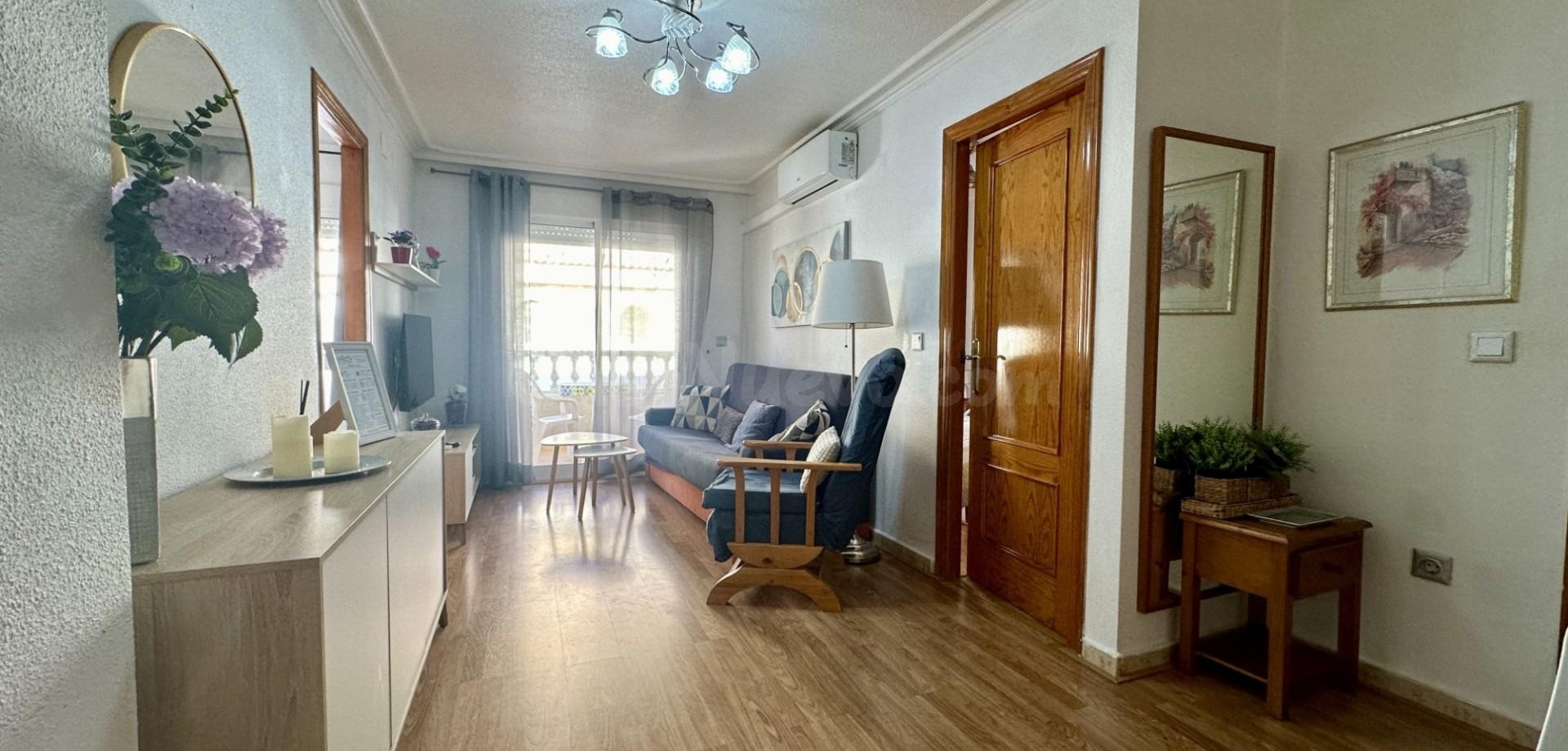 Apartamento luminoso en Residencial Acequión, ideal para inversión o vivienda en el centro de Torrevieja