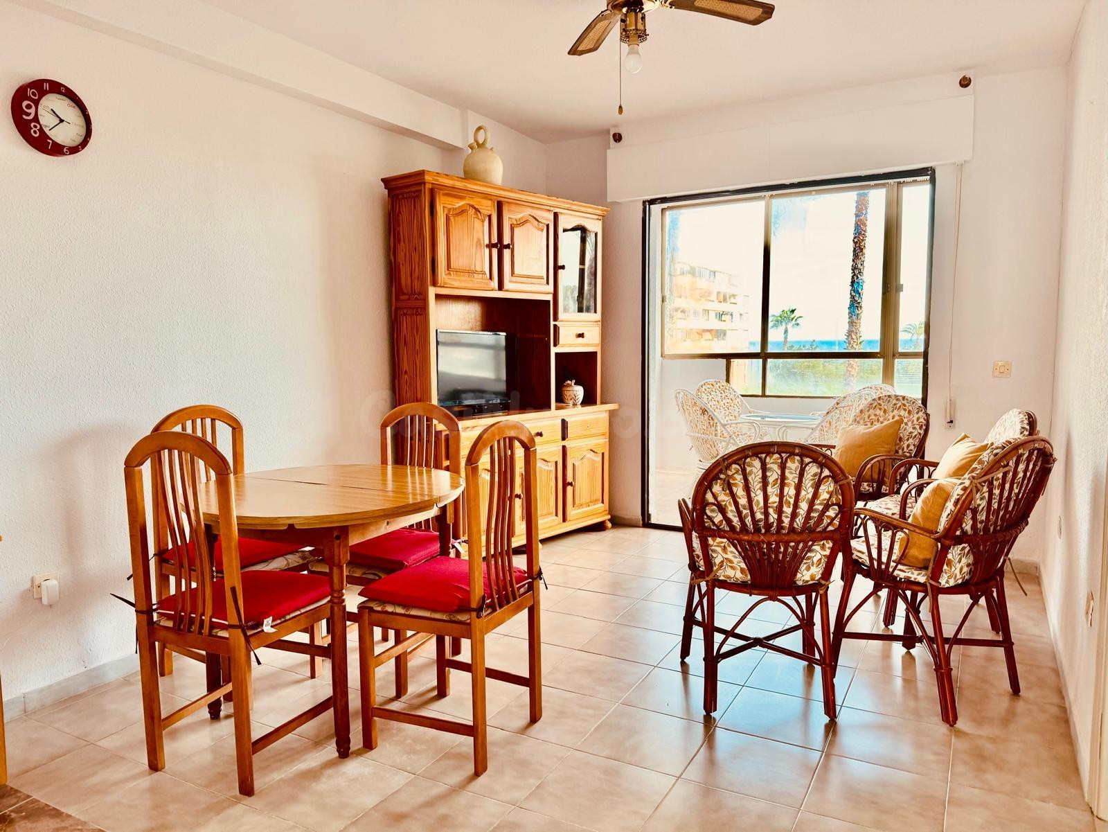 APARTAMENTO DE 3 HAB Y 1 BAÑO CON VISTAS AL MAR