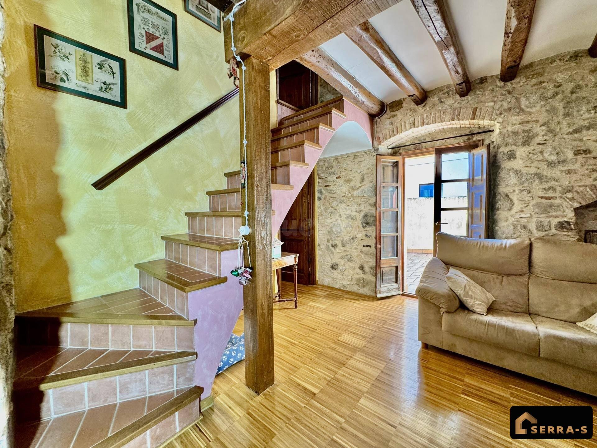 Exclusiva casa de pueblo con encanto en el corazón de Torroella de Montgrí