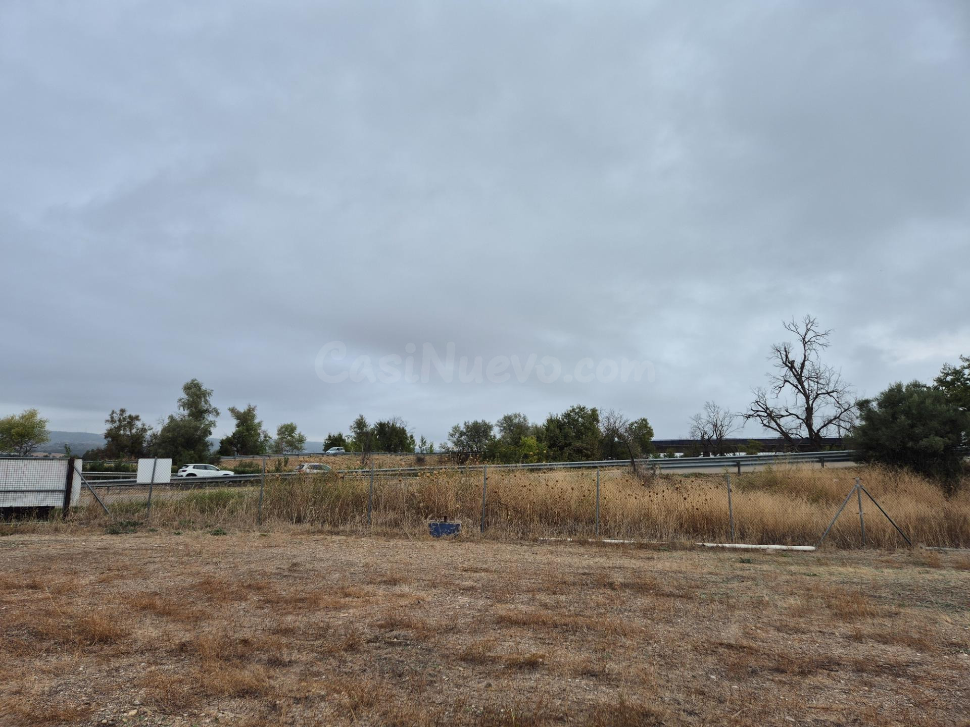 D. MAGNIFICO TERRERO RURAL, FRENTE A LA BASE LOGISTICA MILIT - foto 4