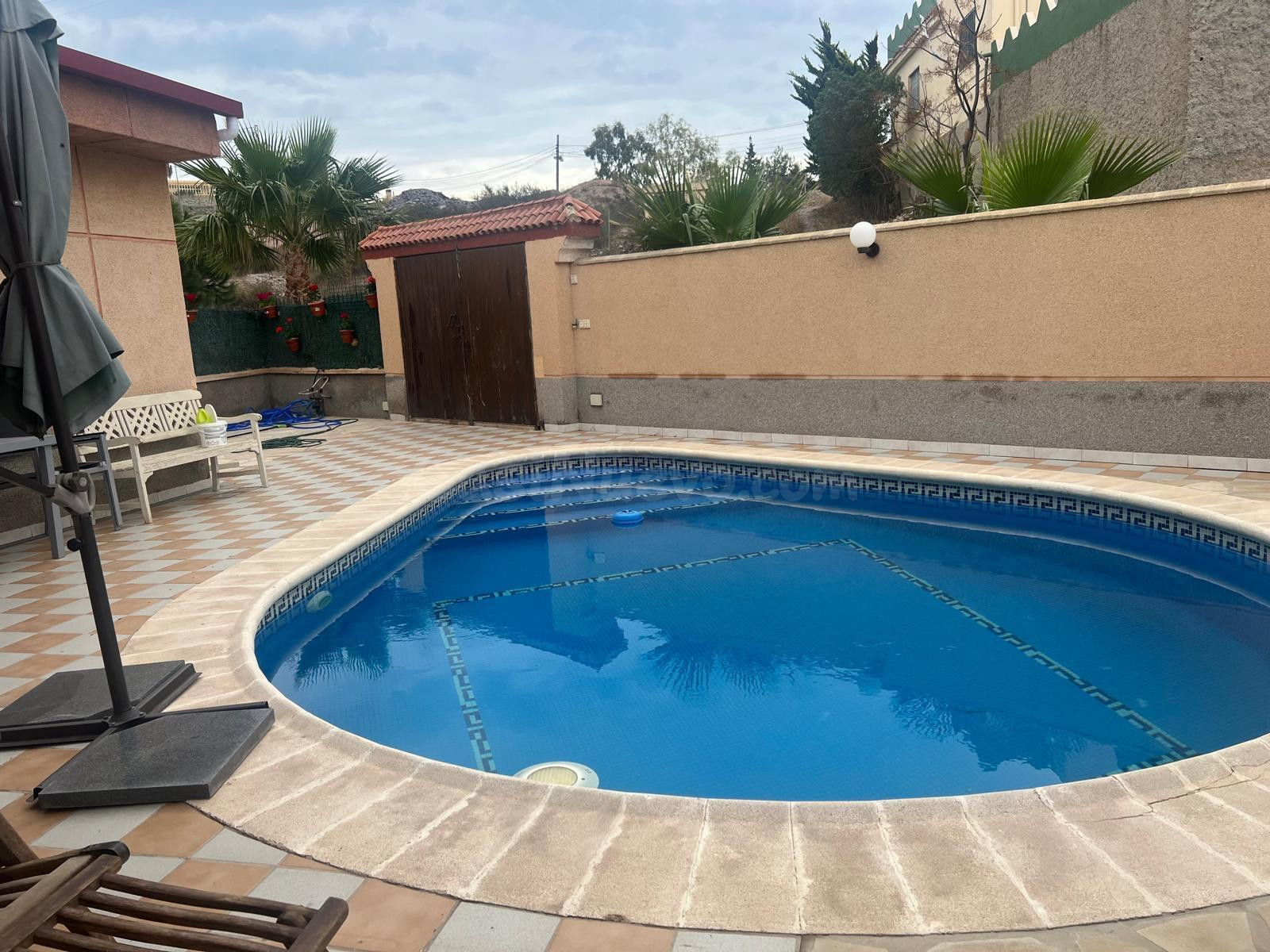 Casa con parcela en Urbanización Todosol-Aguilas