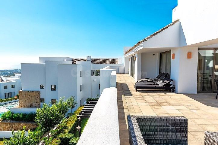 Ático de Ensueño en Los Flamingos: Lujo, Vistas y Exclusividad a su Alcance