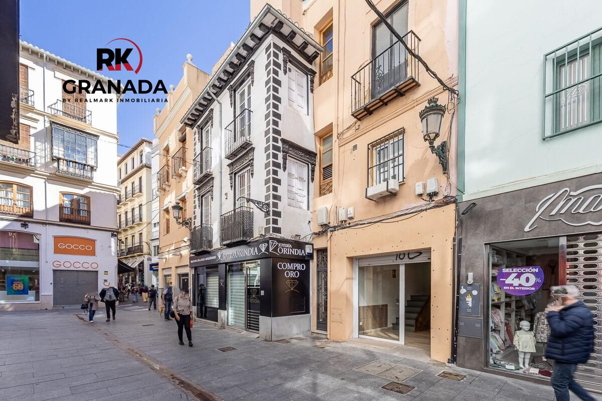 Edificio junto a Plaza Bib-rambla.