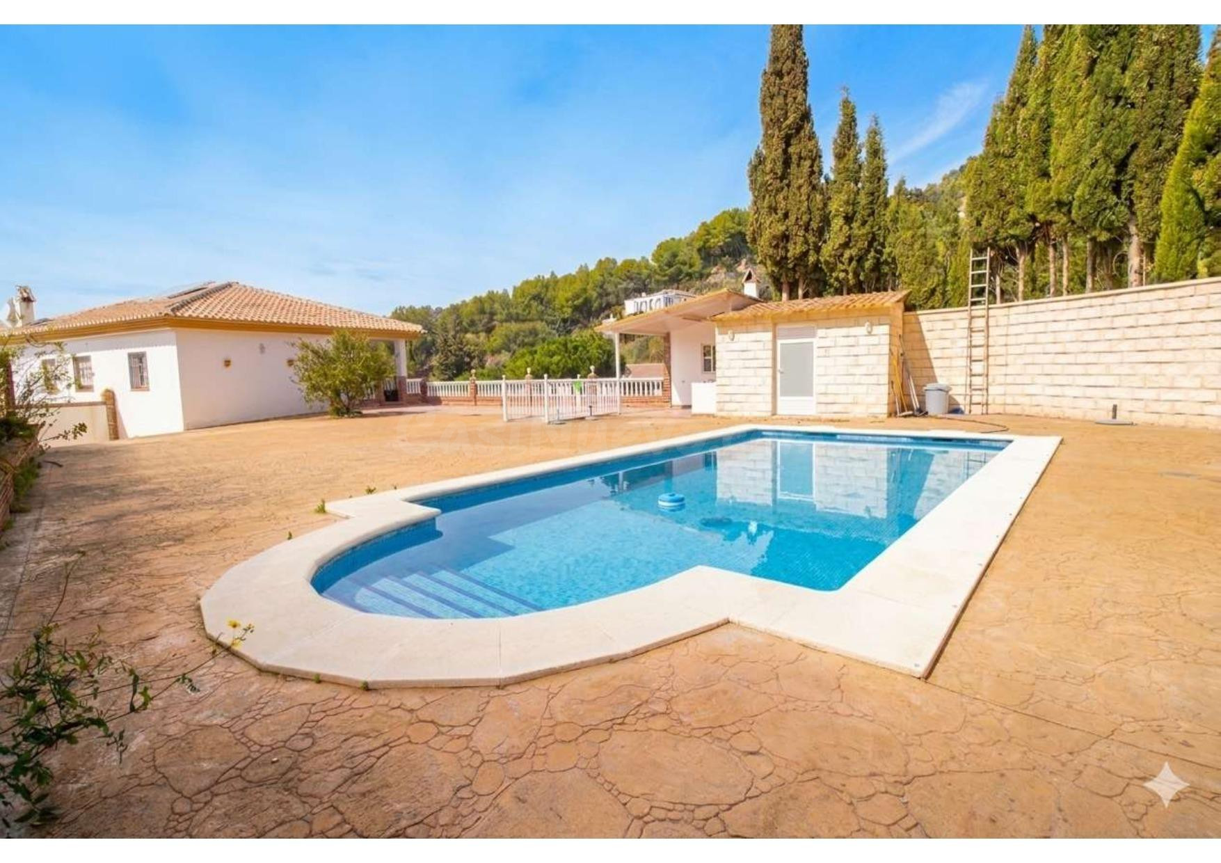 Cortijo Premium con Piscina, 3.500 m2 de Terreno Rústico y Dos Viviendas Independientes â Exclusividad, Espacio y Potencial en un Entorno Privilegiado
