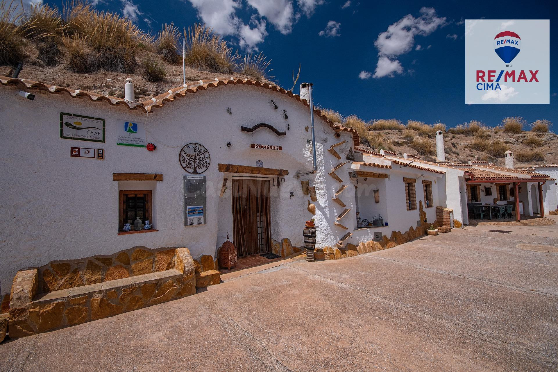 OPORTUNIDAD DE INVERSIÓN – COMPLEJO DE TURISMO RURAL EN CASAS CUEVA EN  (GRANADA)