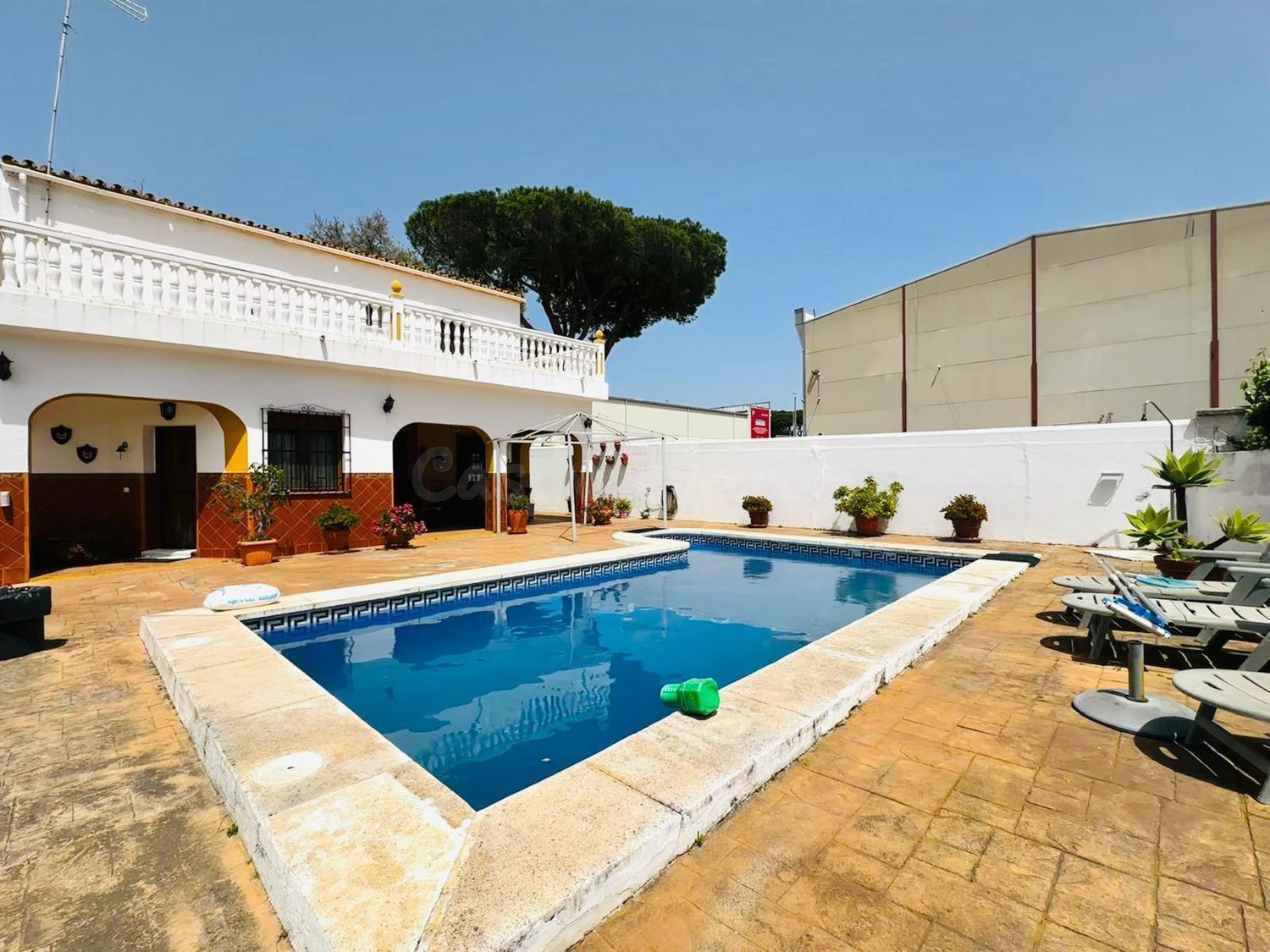 ¡CHALET INDEPENDIENTE EN LOS PINOS, TU NUEVO HOGAR TE ESPERA!