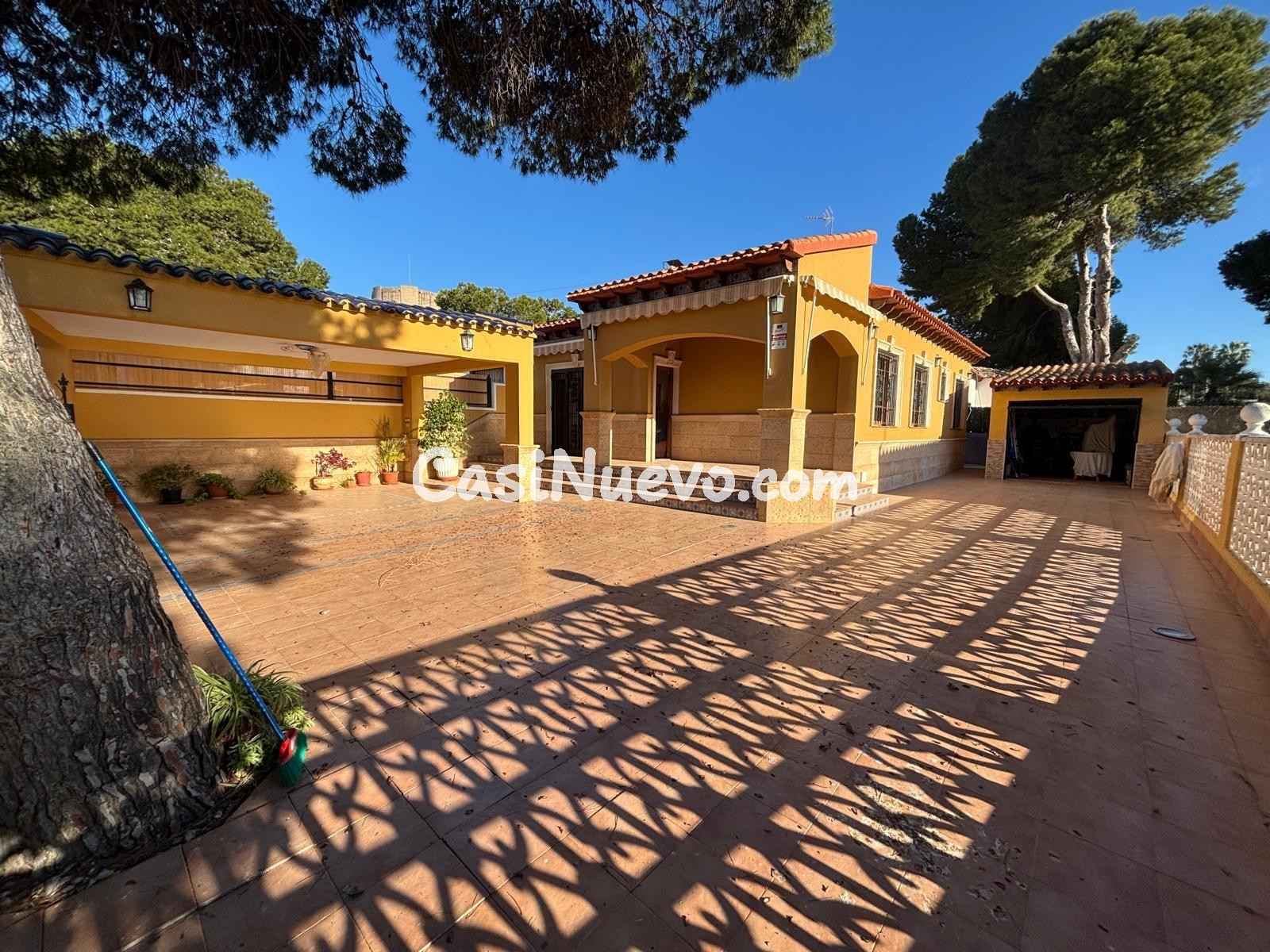 Chalet adosado reformado a solo 275m del mar en Punta Prima