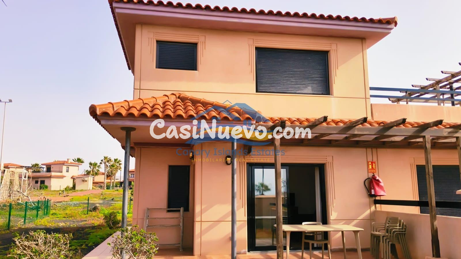 AMPLIO DÚPLEX ESQUINA DE 2 DORMITORIOS CON GRAN JARDÍN – ORIGO MARE VILLAS, NORTE DE FUERTEVENTURA