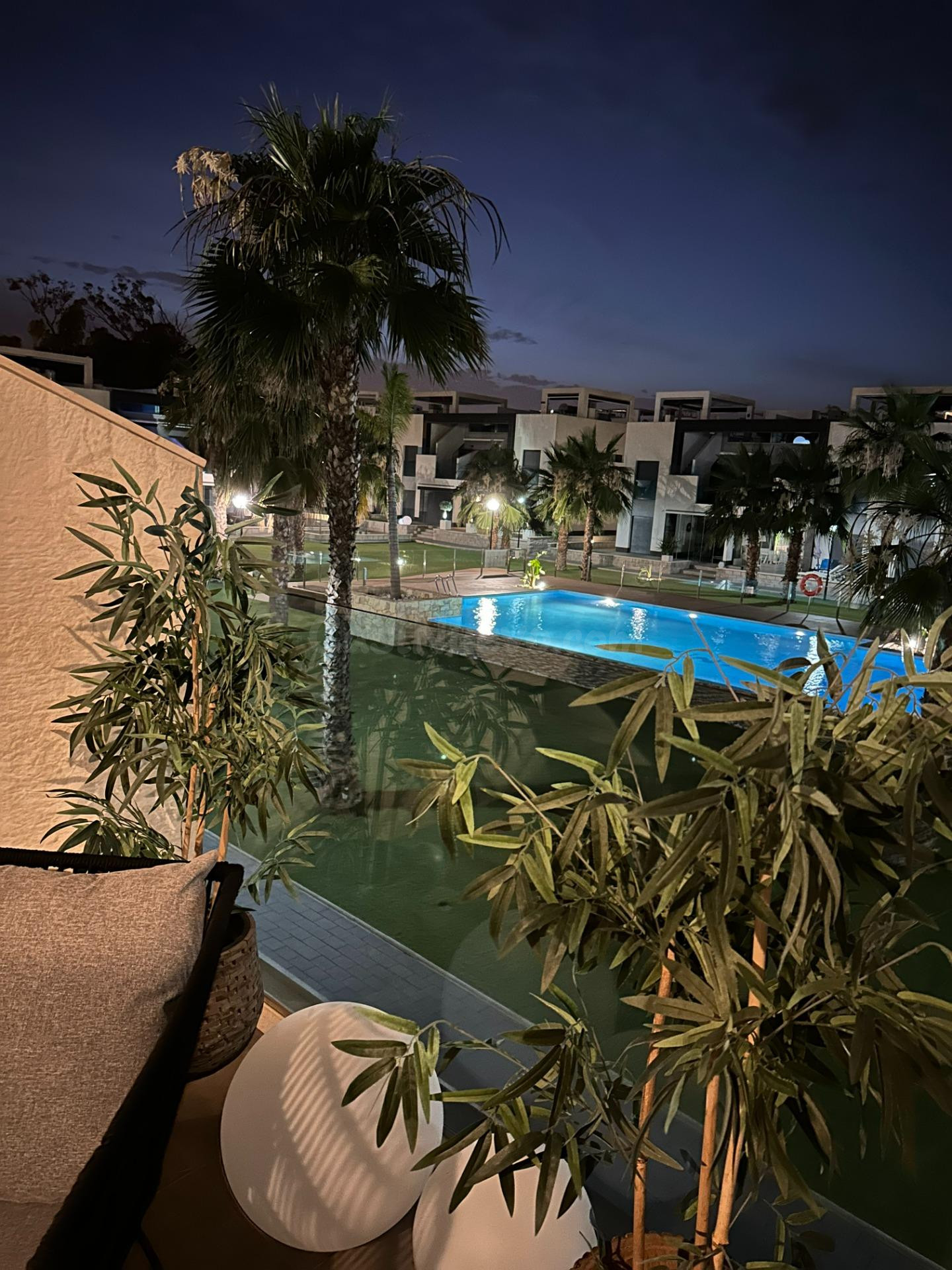 Exclusivo Bungalow Oasis Beach con SPA, Mini-Golf y Solárium Privado – Guardamar