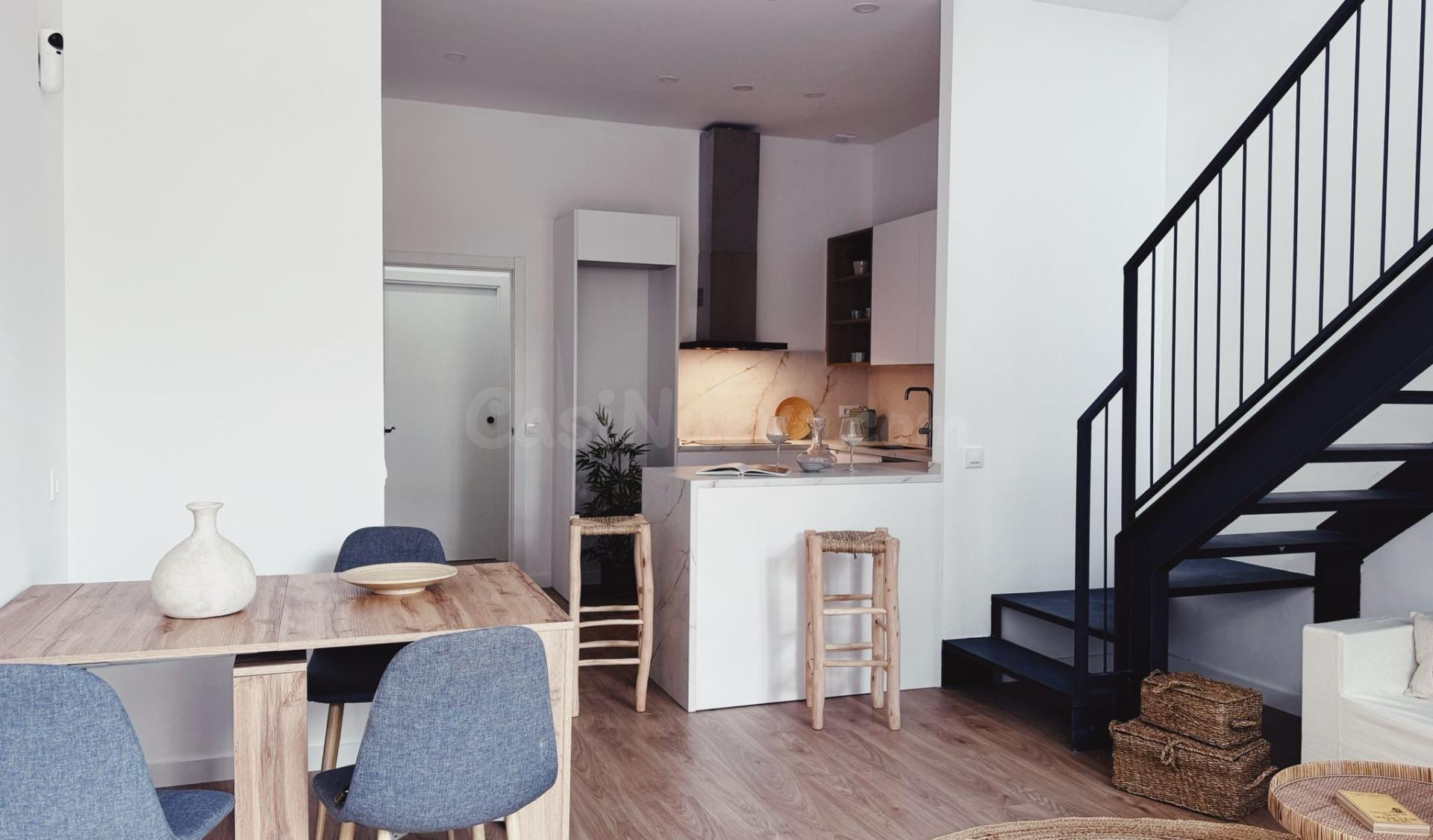 Espectacular dúplex tipo loft reformado con techos de 5 m en Sant Andreu