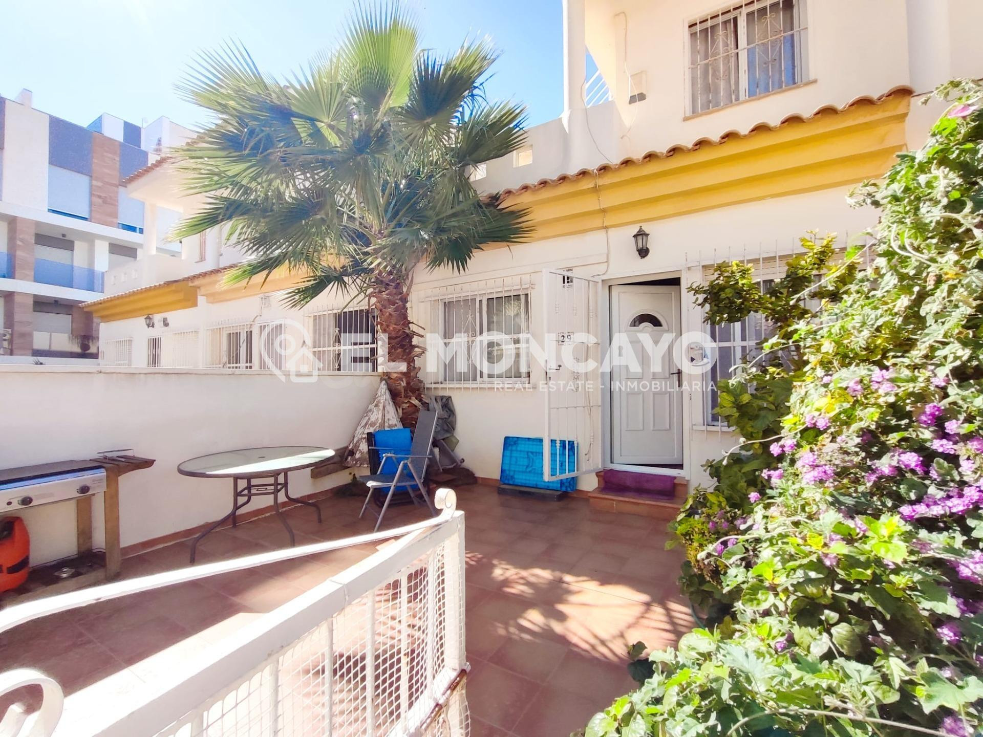 Fantástico adosado con solárium privado y vistas al mar en Orihuela Costa, Alicante, Costa Blanca