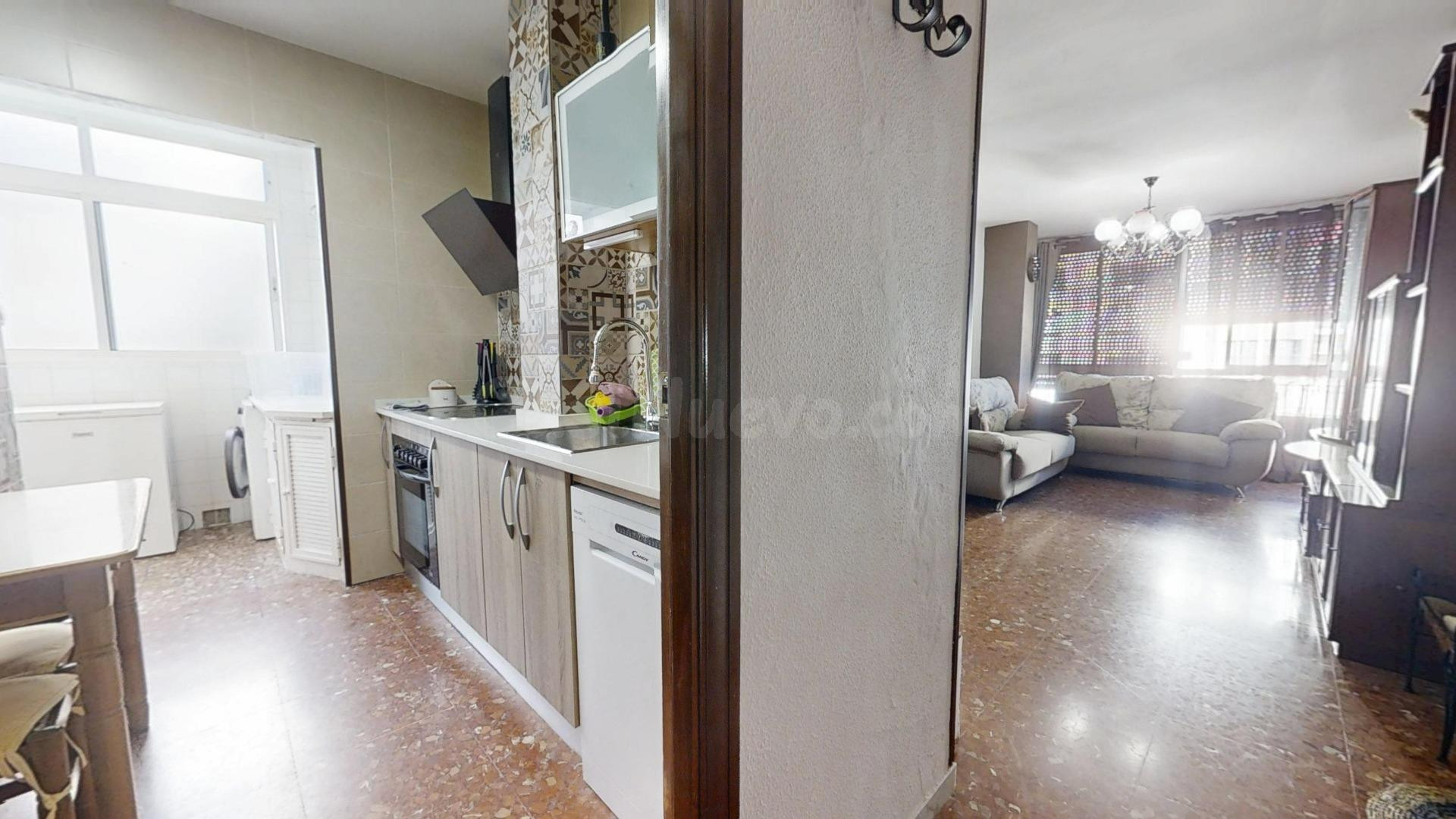 Estupendo piso en zona Ronda del Caracol con plaza de garaje