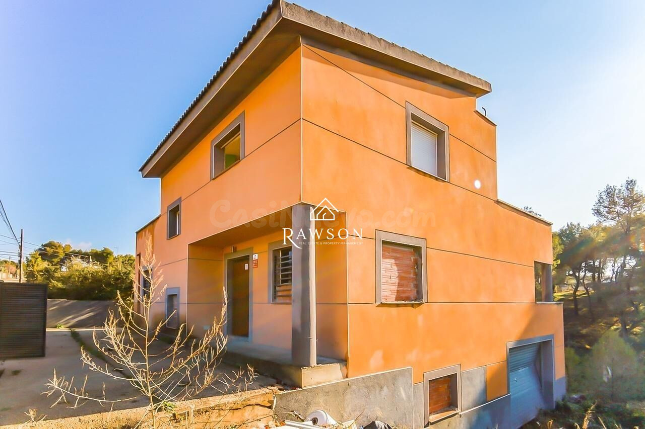 Gran casa independiente en venta en Mas de Plata, Tarragona del 2009