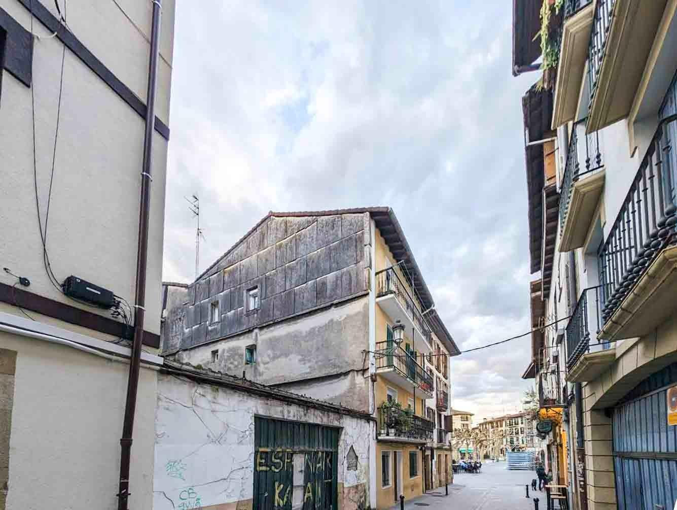 Parcela de terreno urbano en el centro de Irun - foto 2