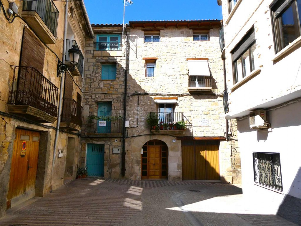 Casa de pueblo en Venta en Maella Zaragoza - foto 2