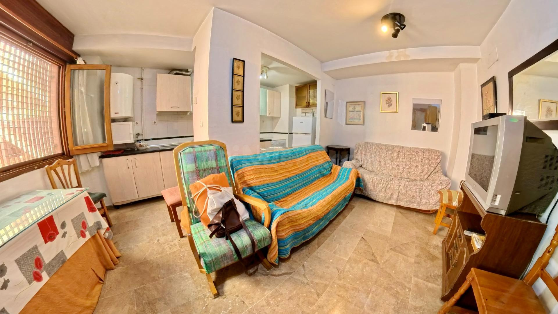 ✨ Piso funcional  de Dos Dormitorios en Alquiler en Zona Constitución (Granada) — 2 dorm. | Ref: DLR00118