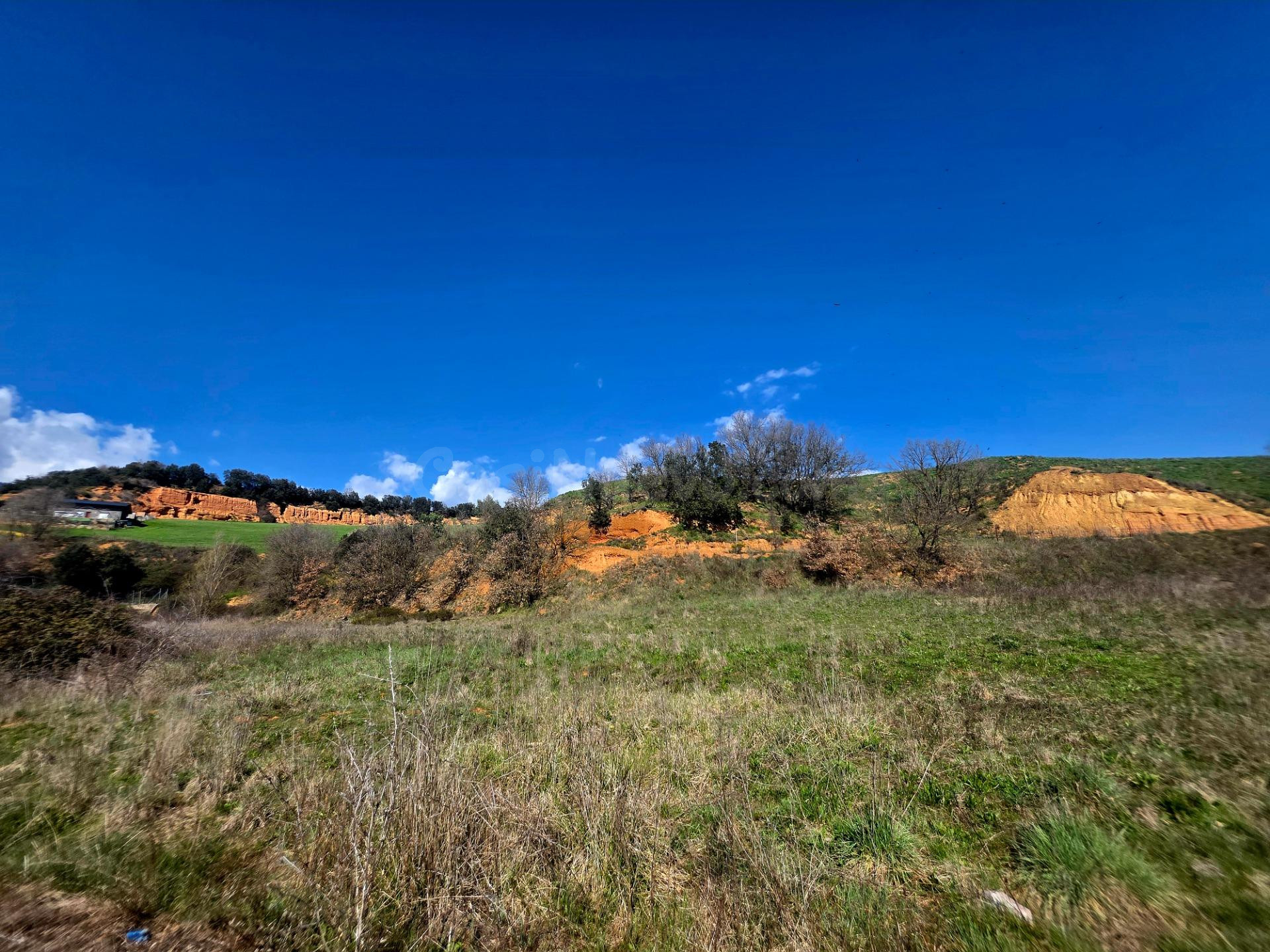 Bonito Terreno en la exclusiva Urbanización Golf Aravell con vistas a la valle