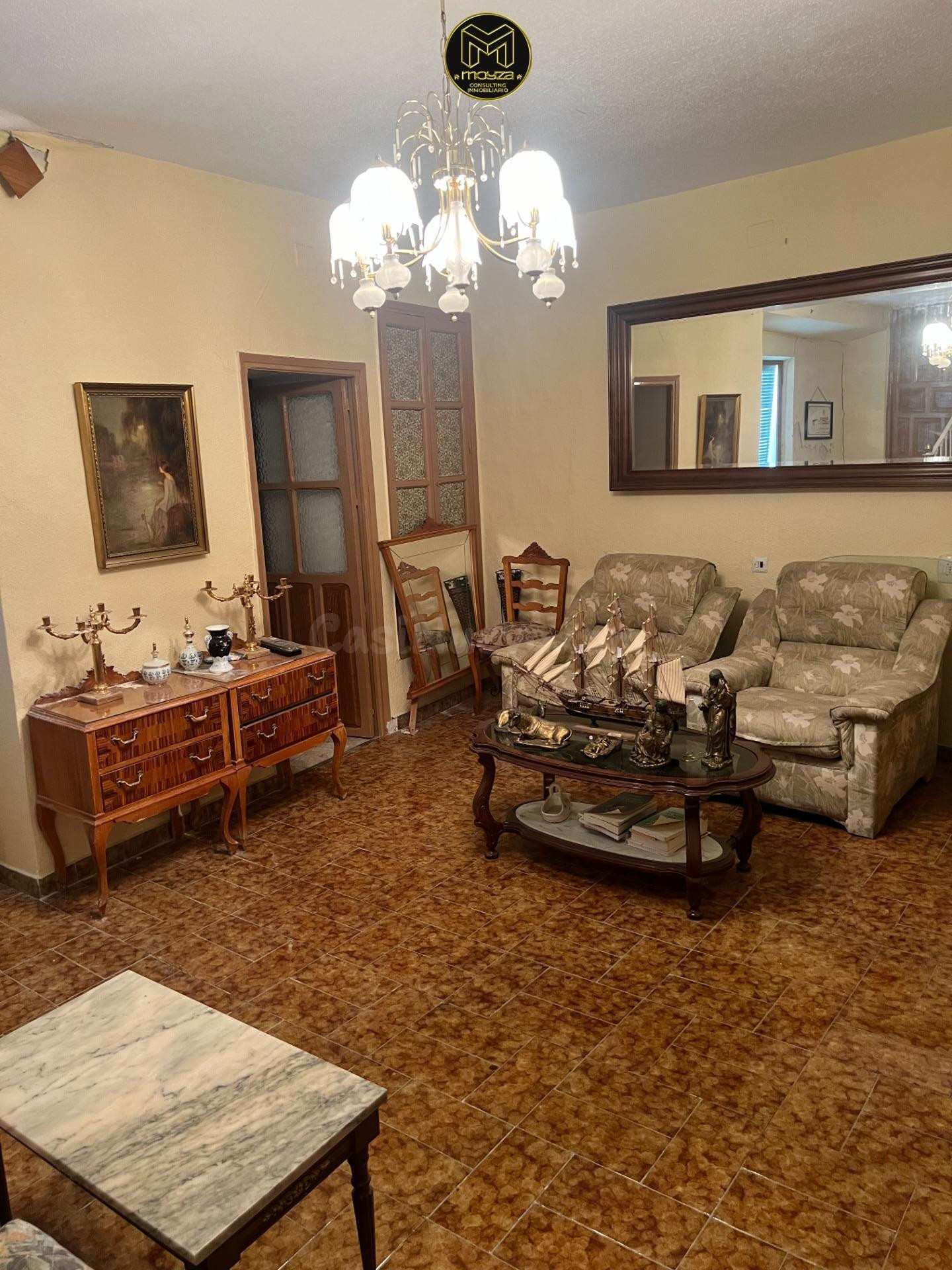 CASA EN VENTA EN EL CENTRO DE TORREDELCAMPO