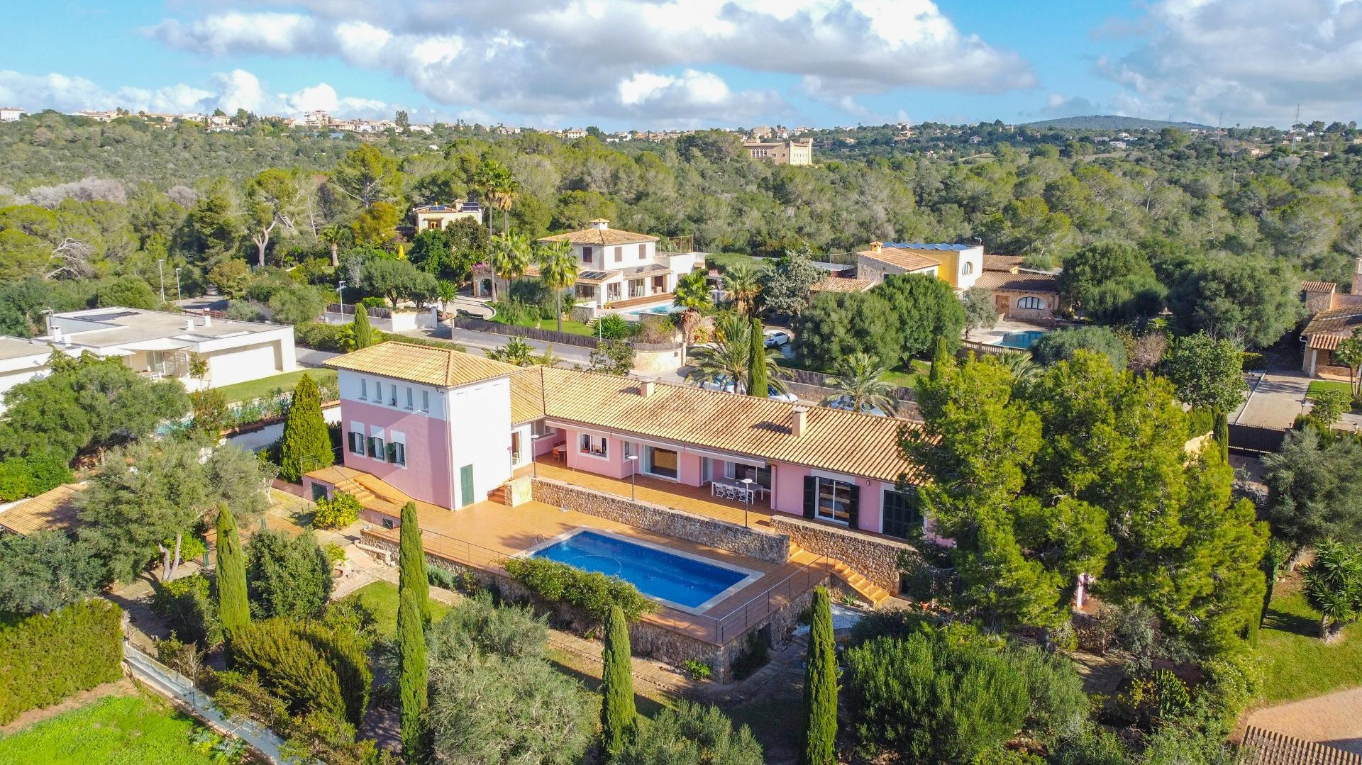 *Venta de Espectacular Chalet Unifamiliar en Son Caulellas*