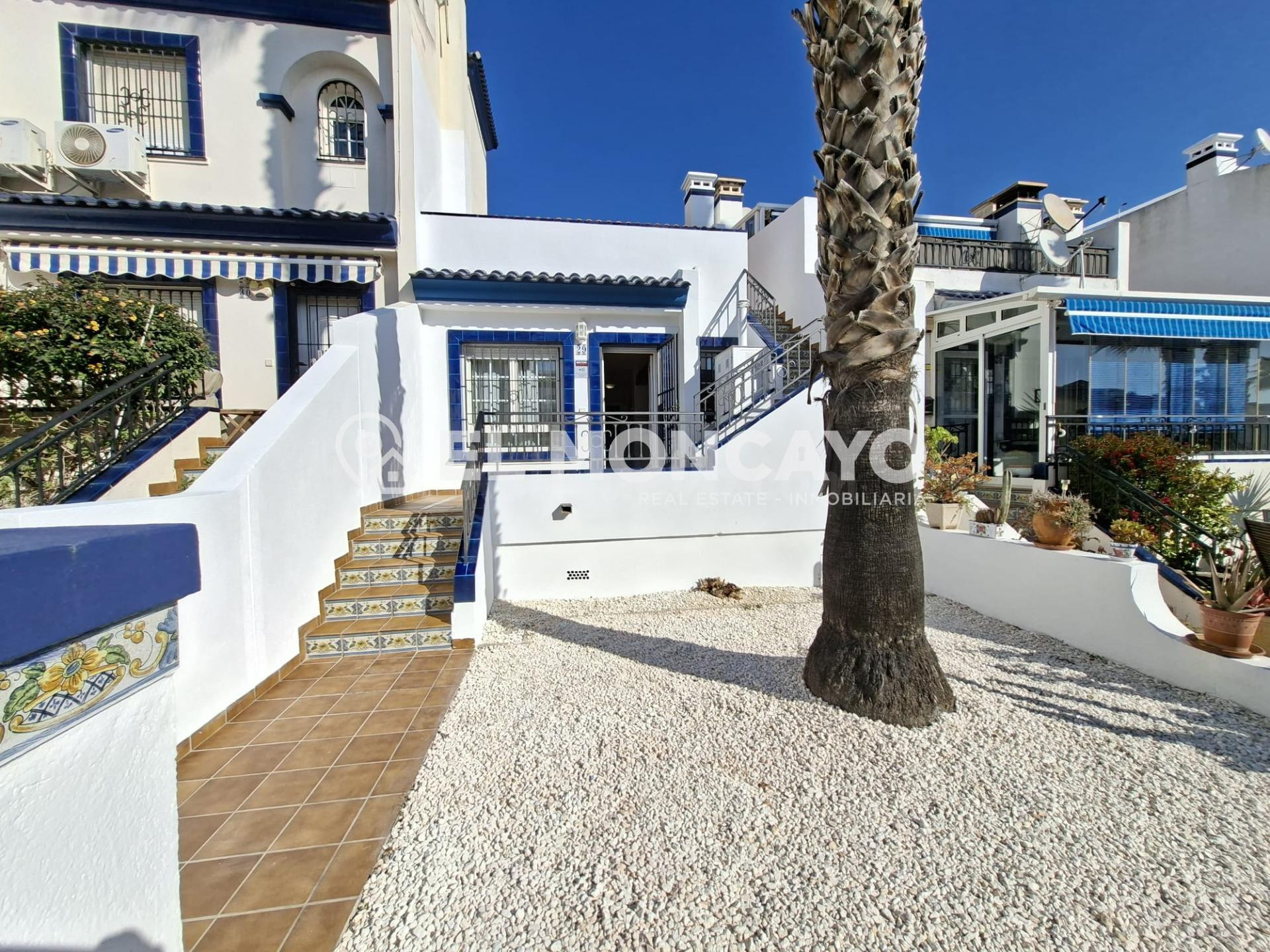 Fantástico bungalow adosado con jardín y solárium privado en Villamartín-Les Dolses, Orihuela Costa