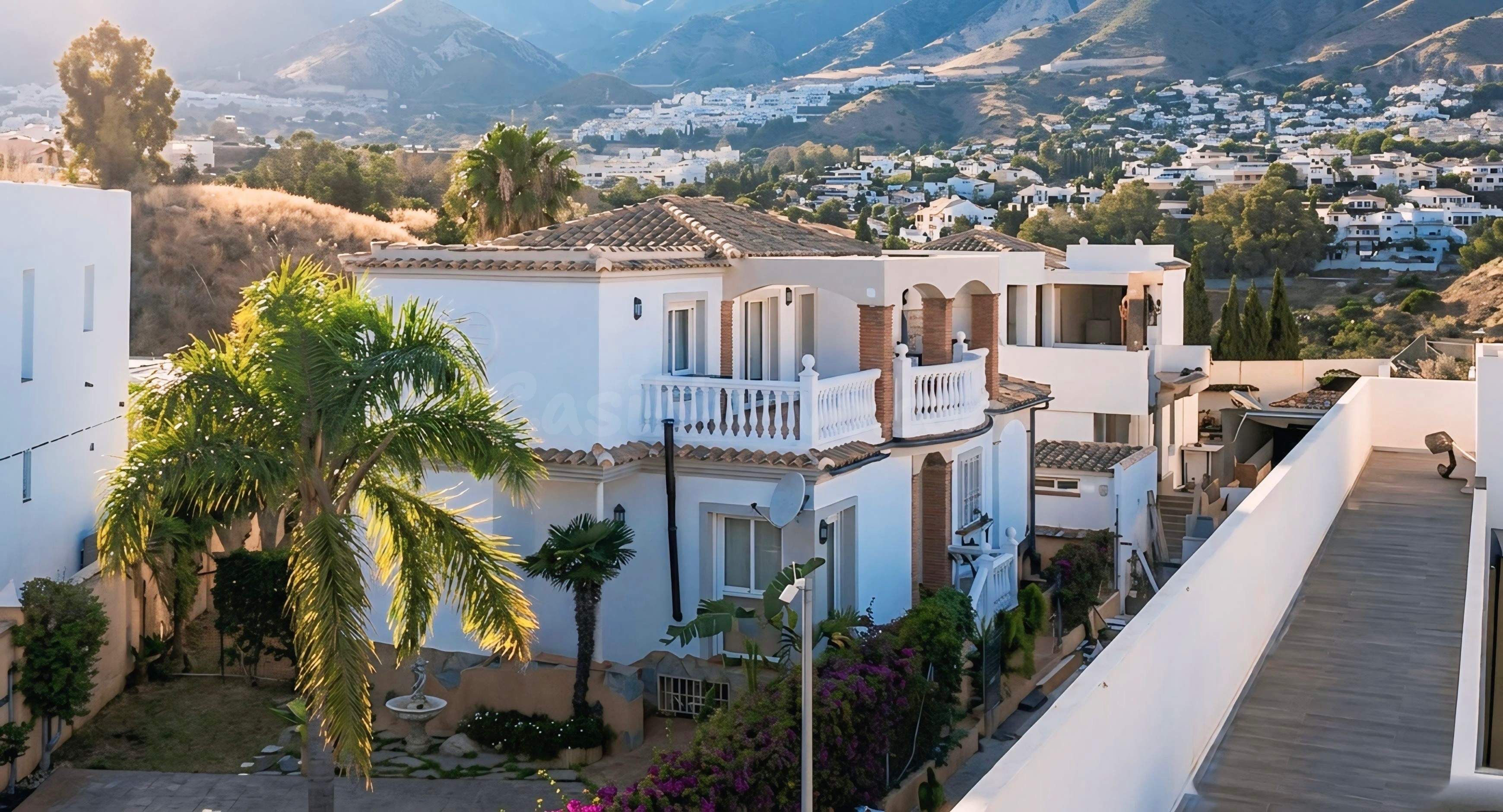 Tu Oasis Privado en Benalmádena: Villa de Lujo con Piscina, Jacuzzi y Sauna