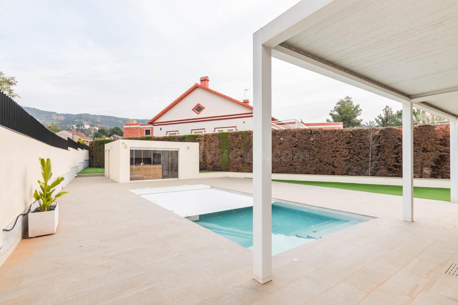 IMPRESIONANTE CHALET DE LUJO EN SANTO ANGEL - foto 2