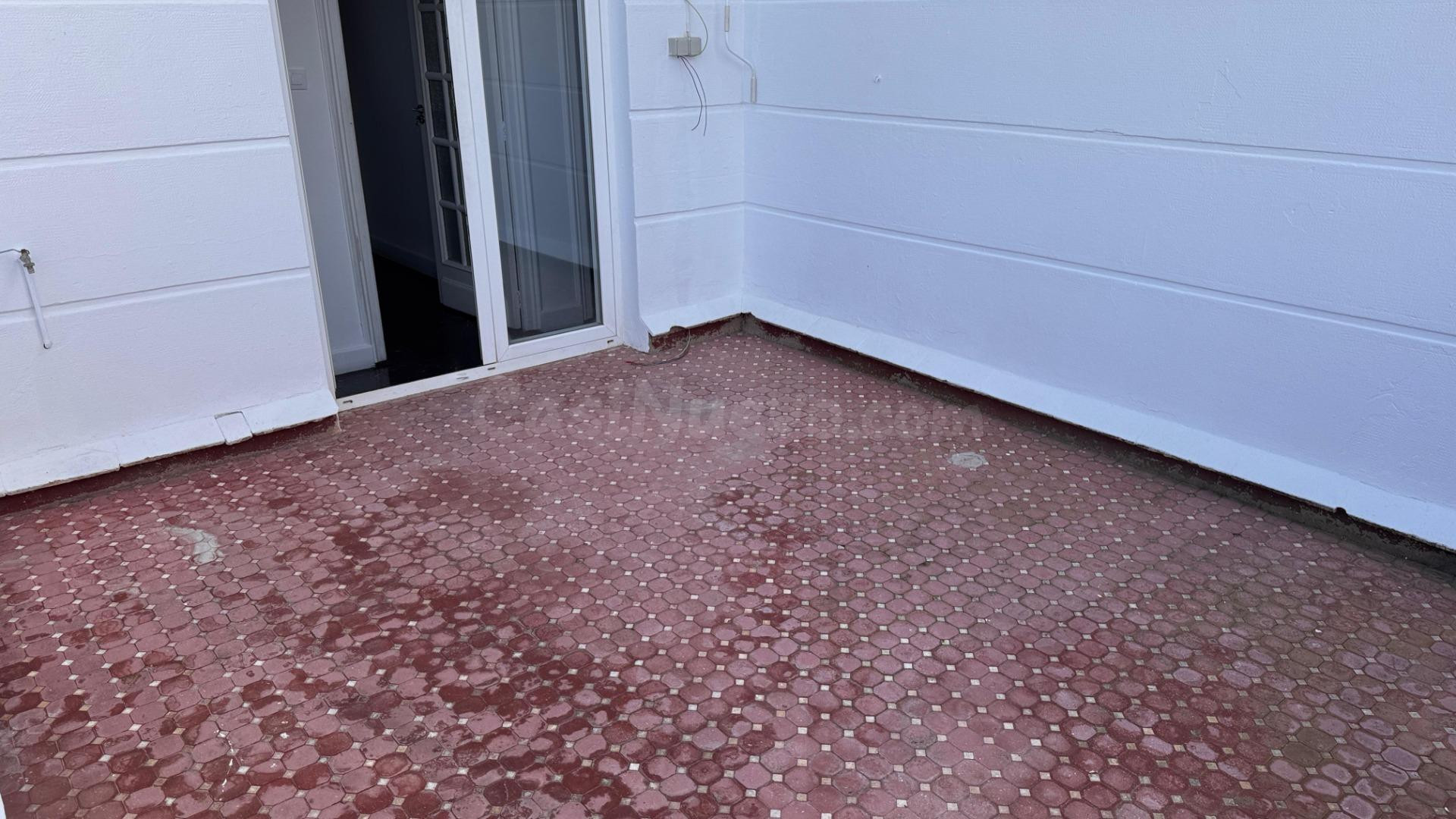 Gran ático de 200 m2 con terraza sin muebles en la zona de G - foto 2
