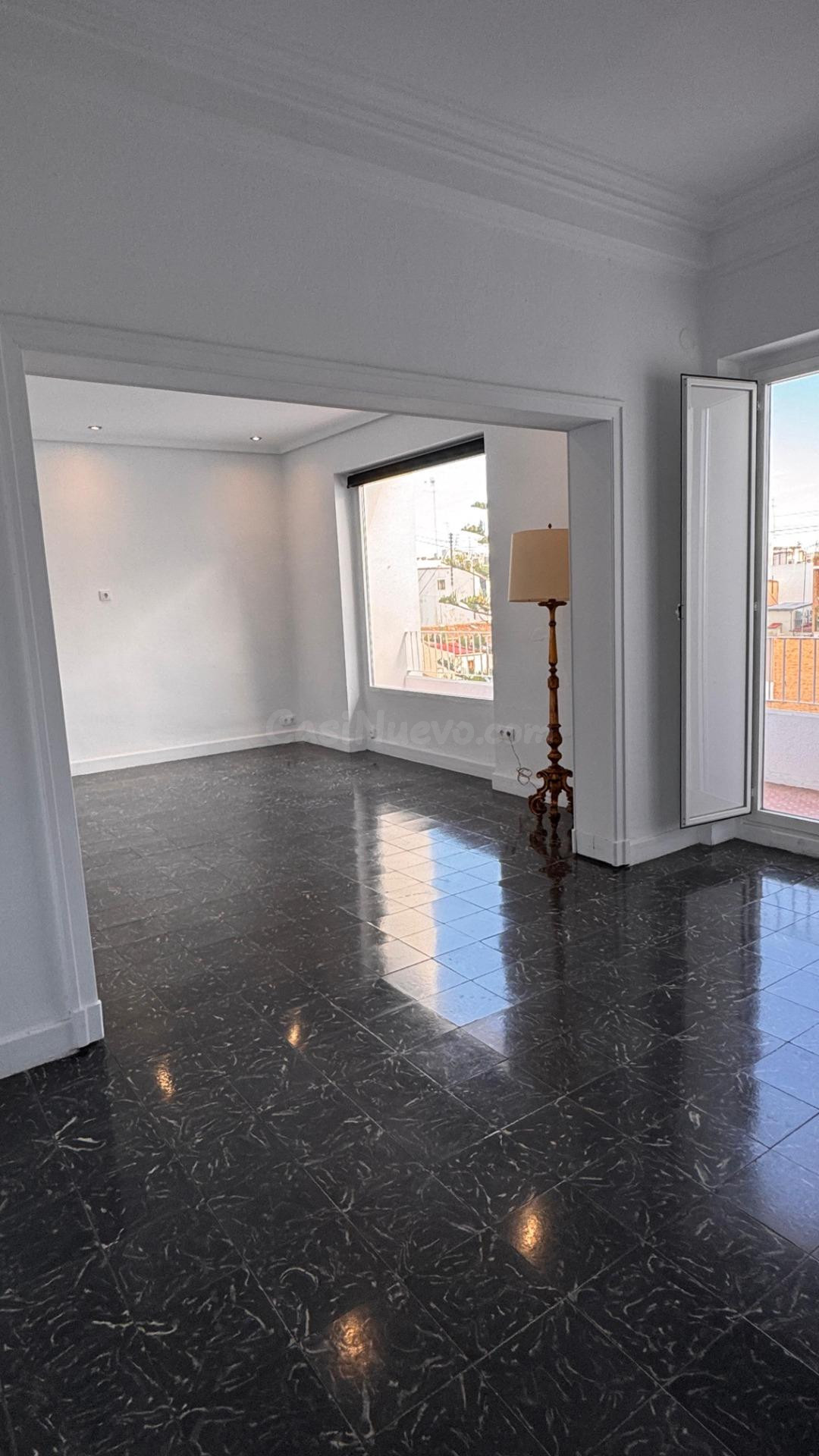 Gran ático de 200 m2 con terraza sin muebles en la zona de G - foto 5