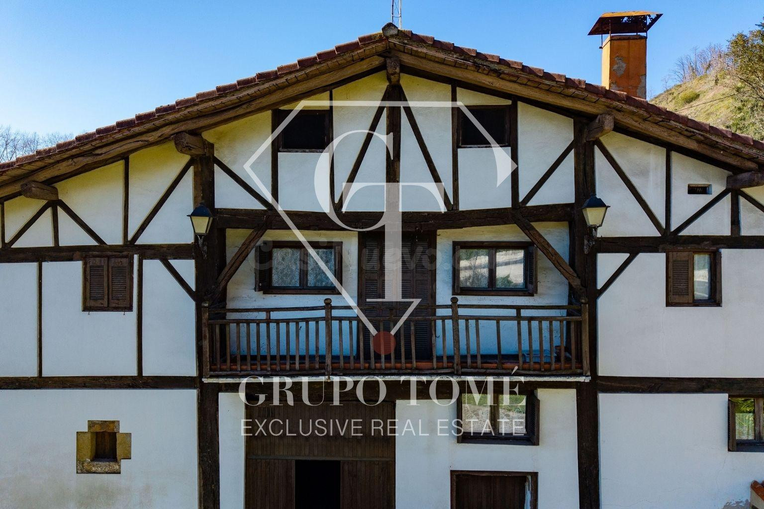 Caserío único con 18 hectáreas junto al río Oria - foto 4