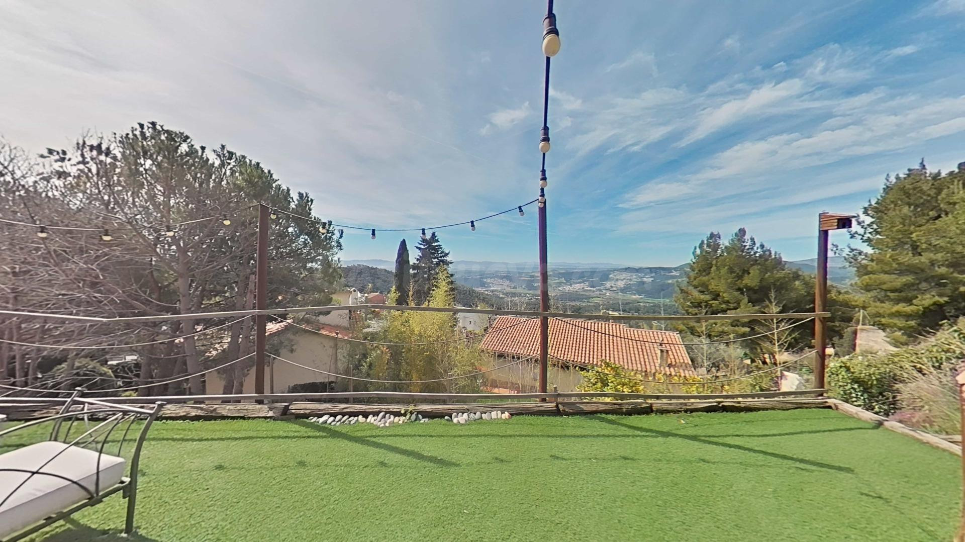 Casa amb encant al Serrat de l'Ametlla del Vallès amb vistes espectaculars