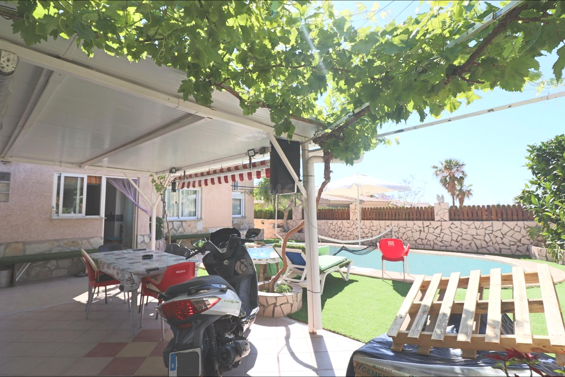 Gran chalet independiente en zona Coloma - La Nucia