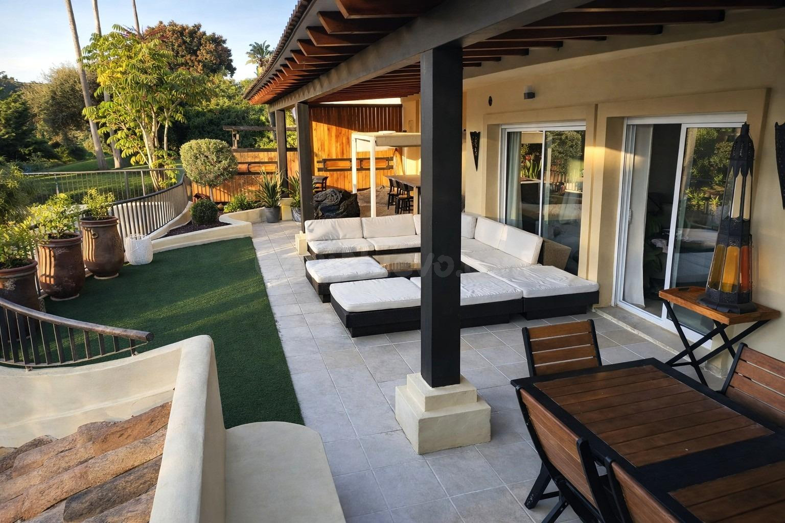 Residencia exclusiva en San Roque Club con terrazas al golf  - foto 2