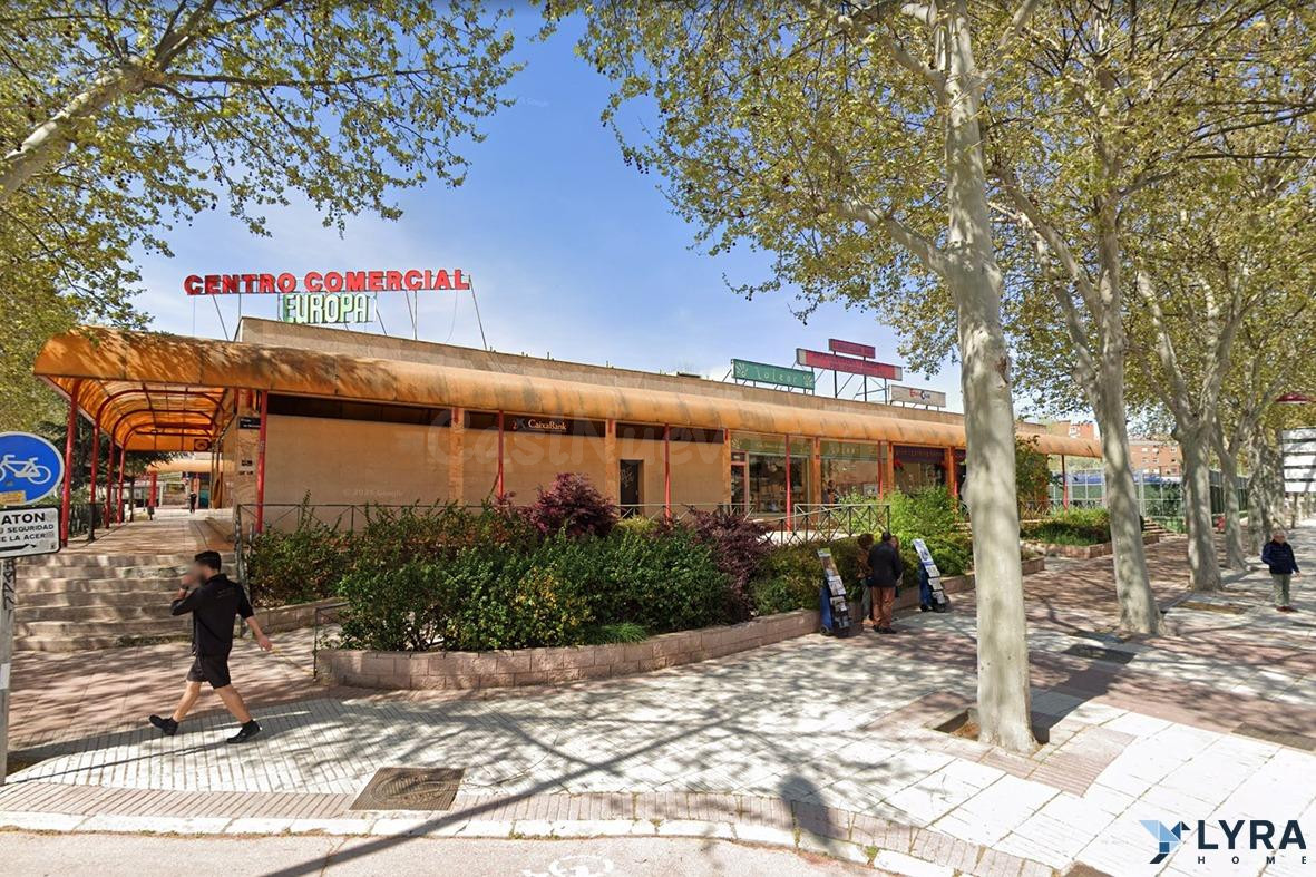 OPORTUNIDAD PARA INVERSORES: Local en Rentabilidad con Inquilino de Larga Duración en Centro Comercial Europa (Fuenlabrada)