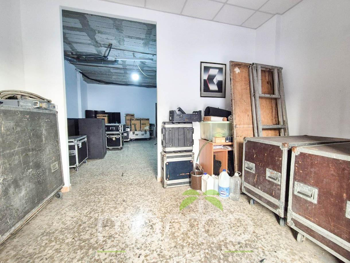 LOCAL COMERCIAL EN VENTA EN VÉLEZ-MÁLAGA.